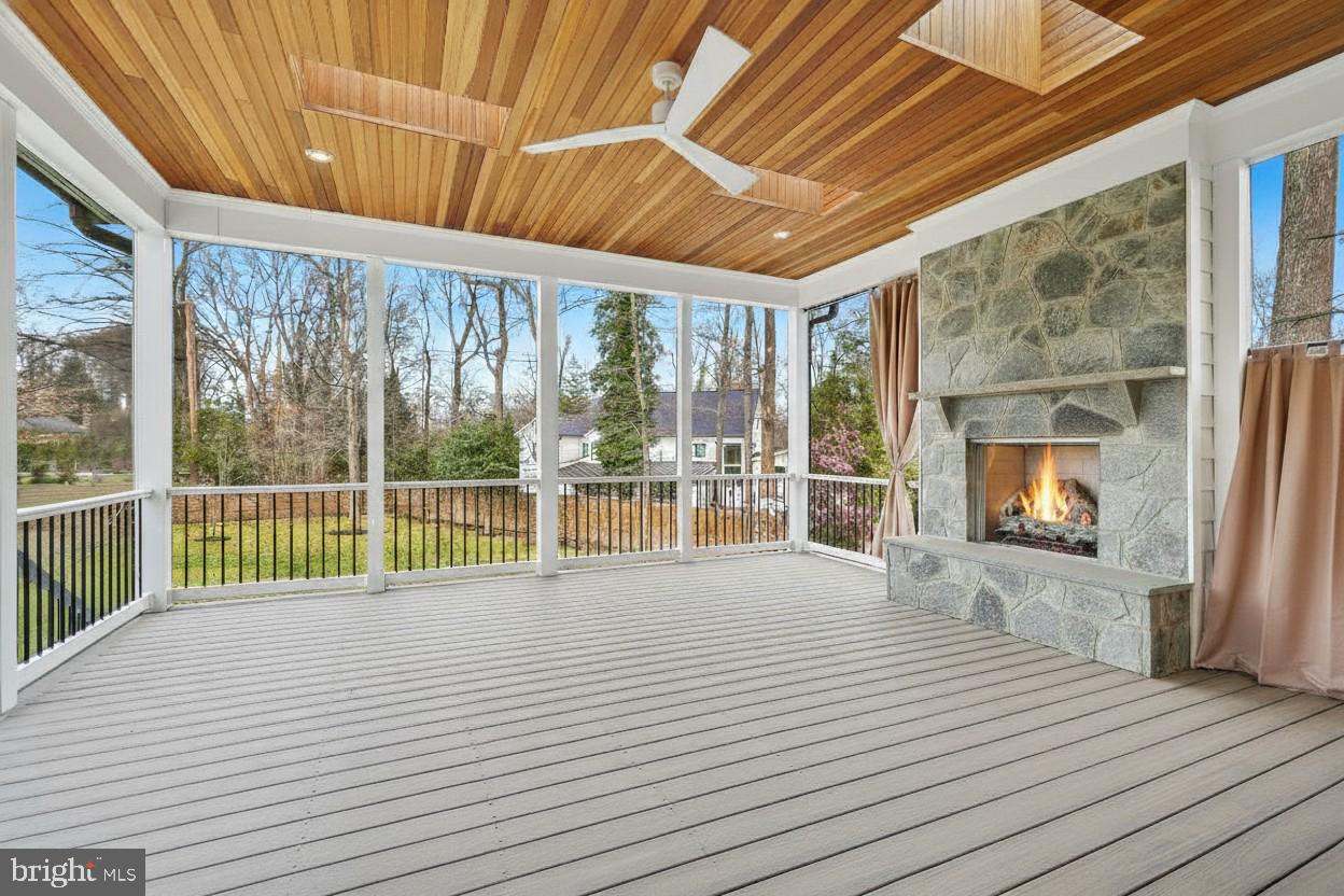 LUXMANOR - Residential