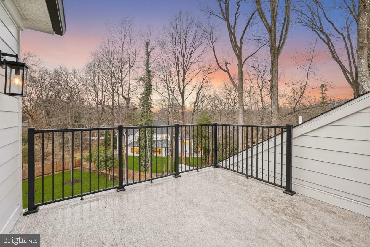 LUXMANOR - Residential