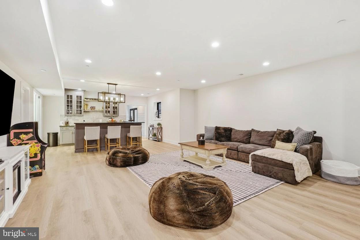 LUXMANOR - Residential