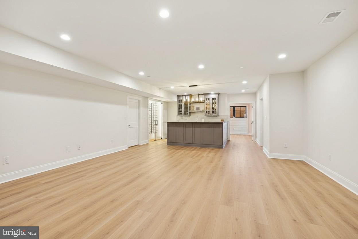 LUXMANOR - Residential