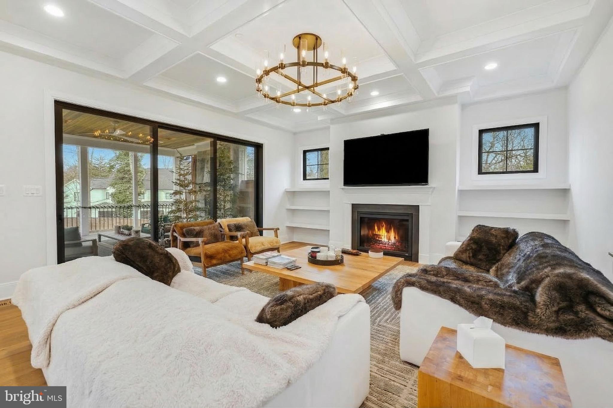 LUXMANOR - Residential