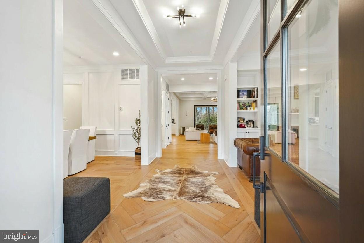 LUXMANOR - Residential