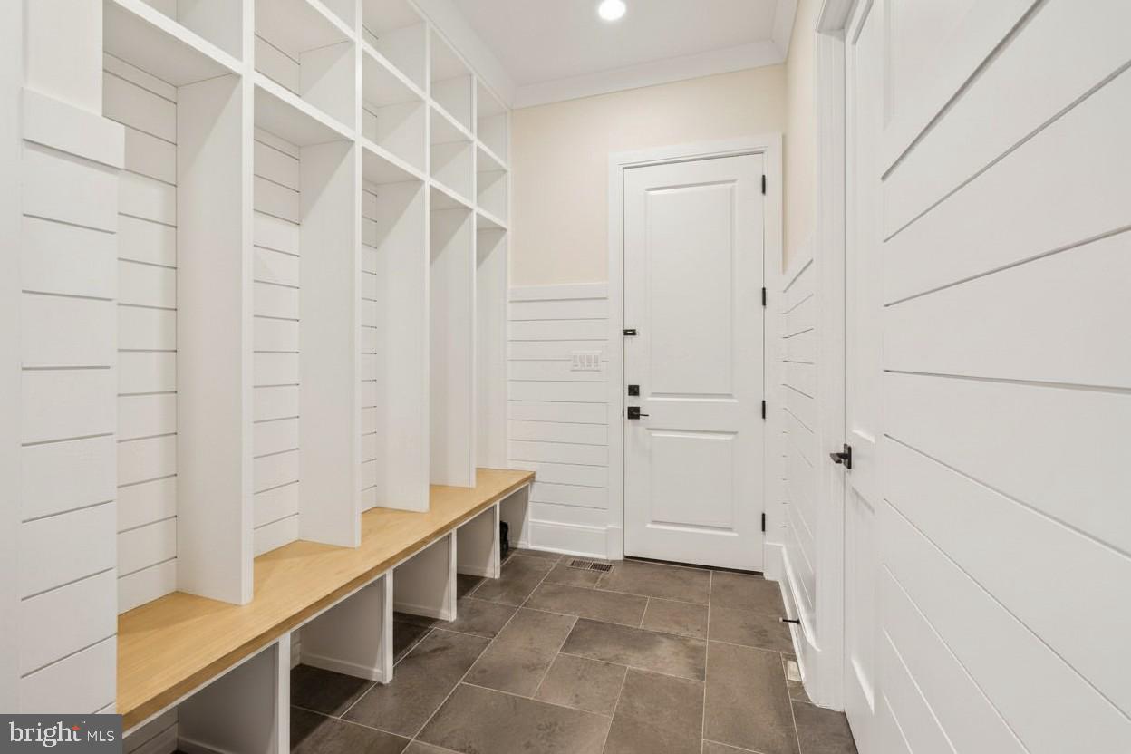 LUXMANOR - Residential