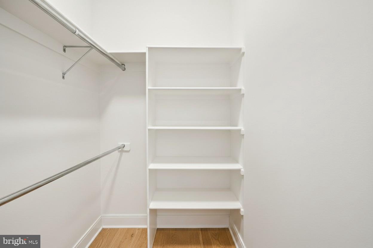 LUXMANOR - Residential