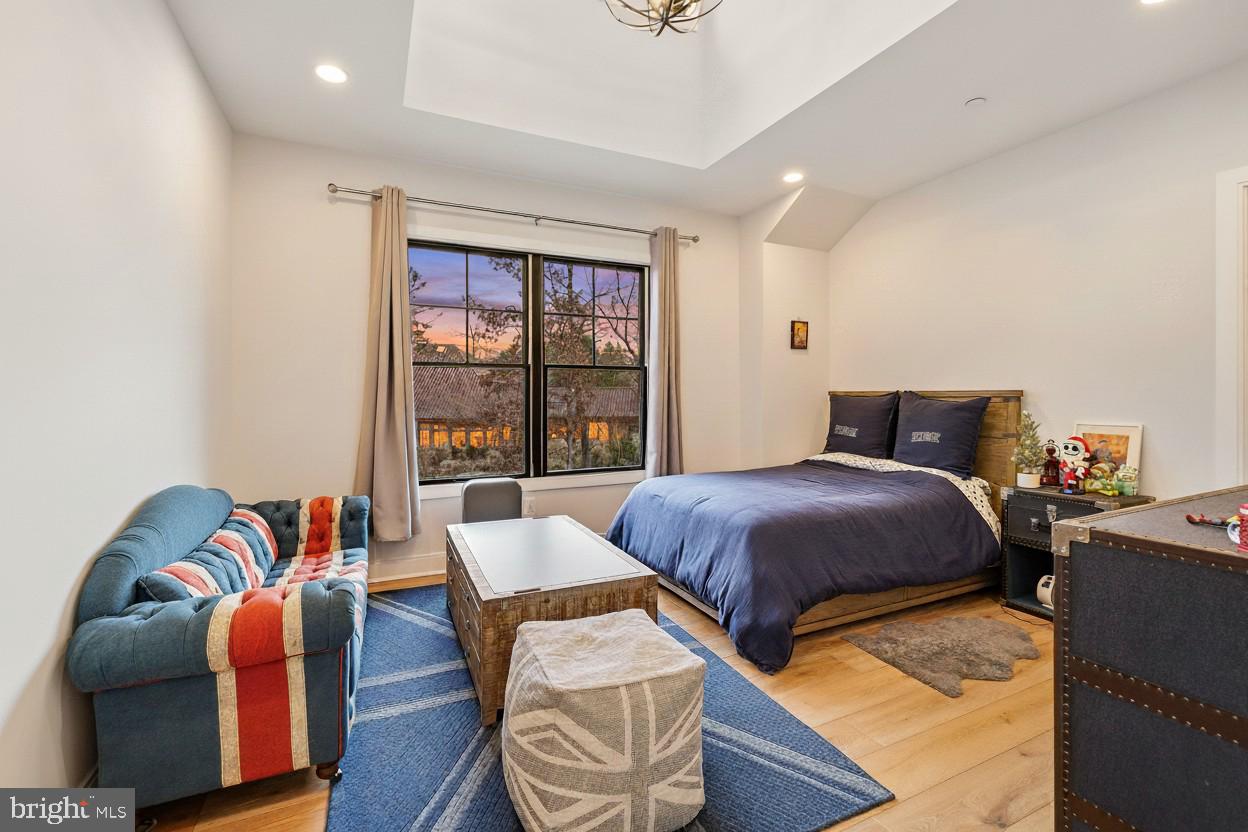 LUXMANOR - Residential