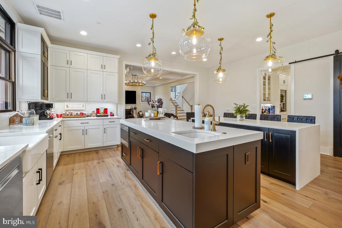 LUXMANOR - Residential