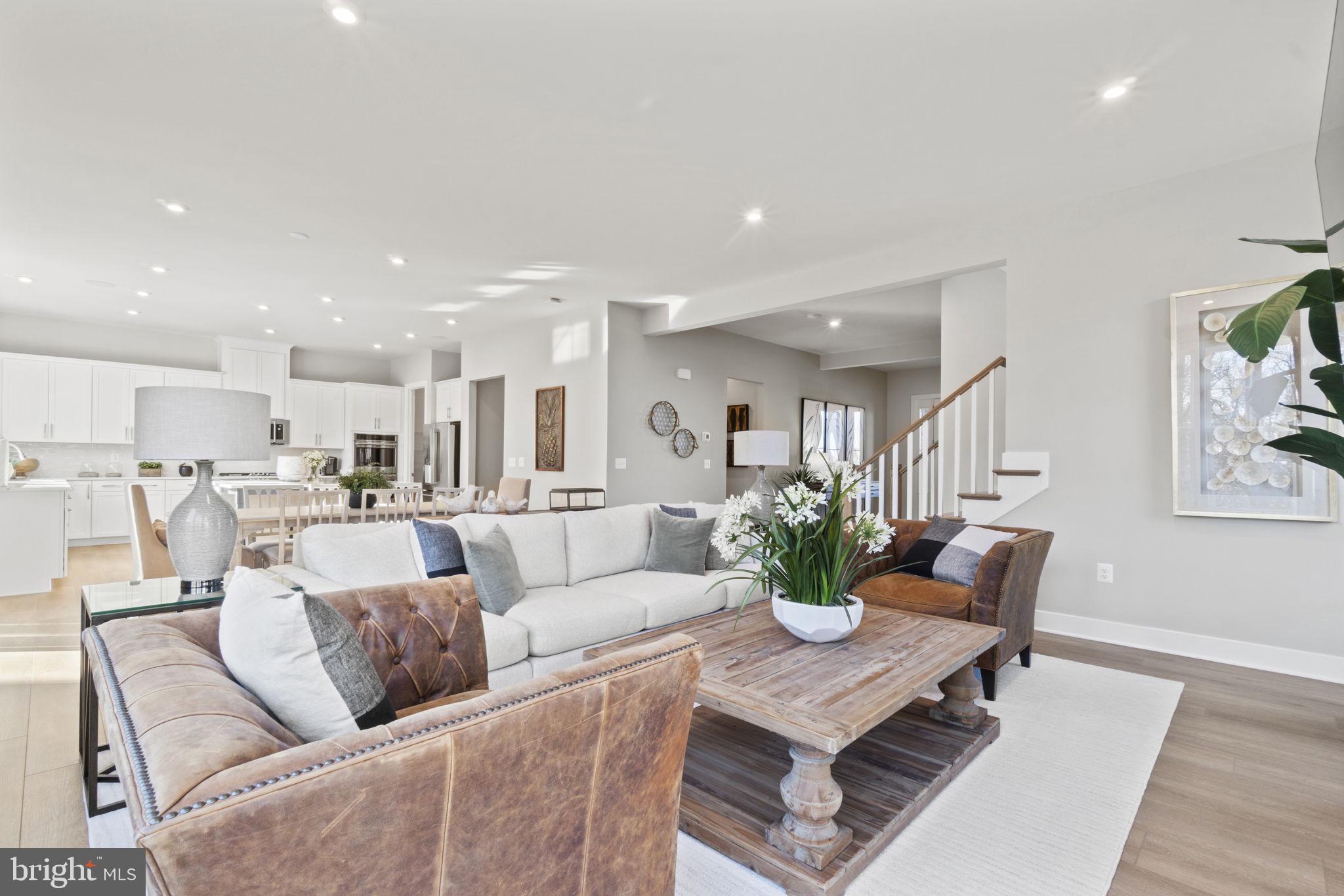 WHITE OAKS FARM - Residential