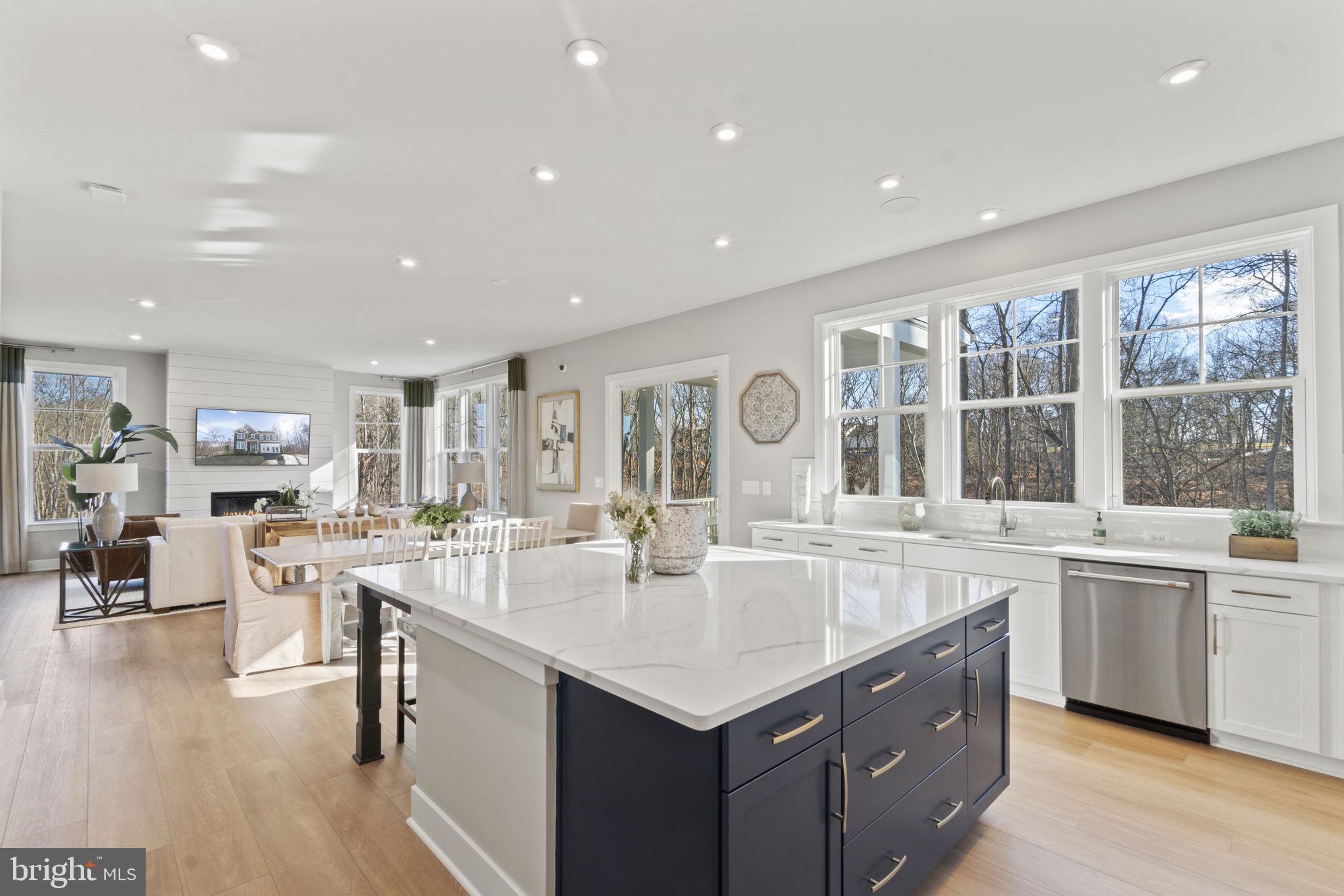 WHITE OAKS FARM - Residential