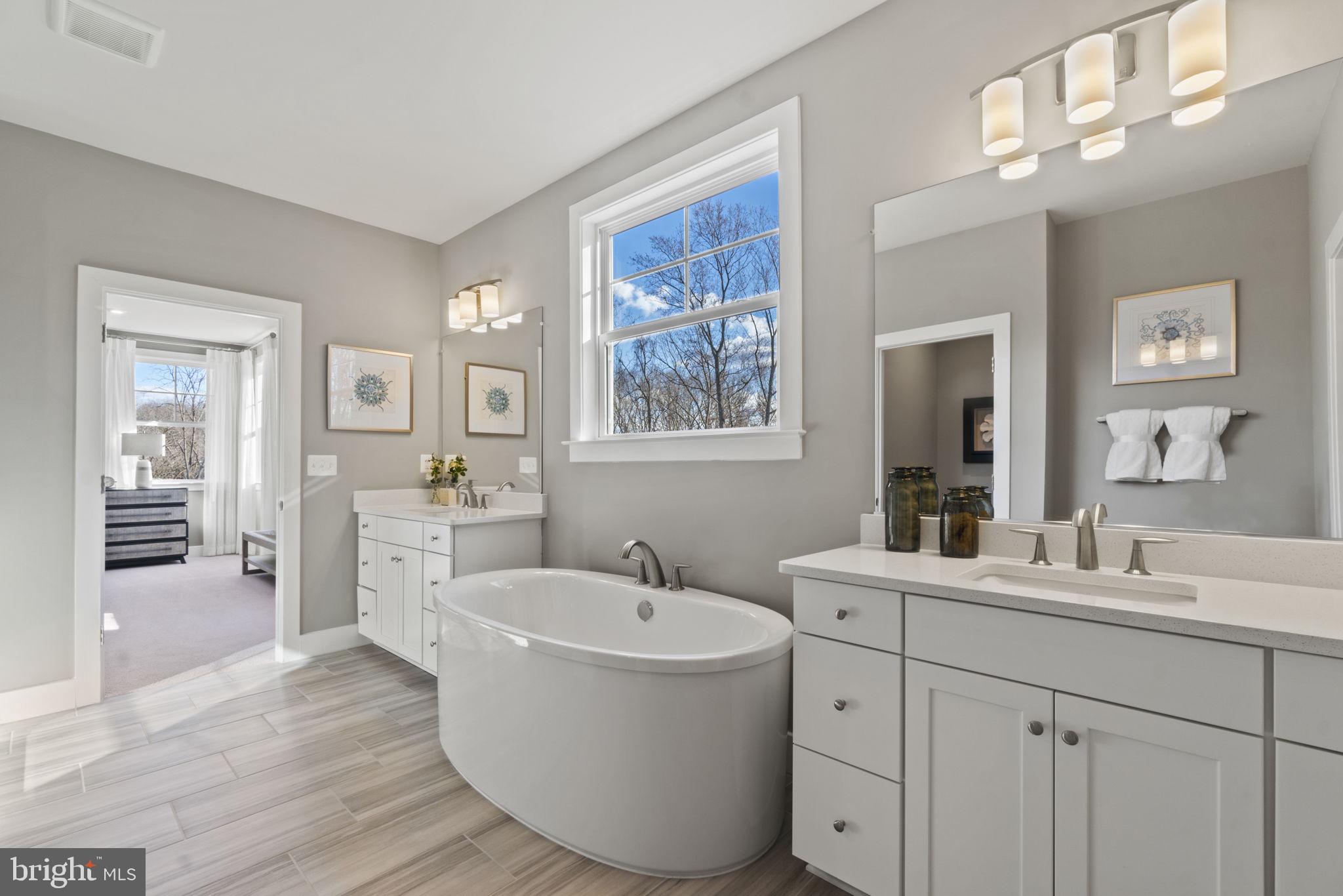 WHITE OAKS FARM - Residential