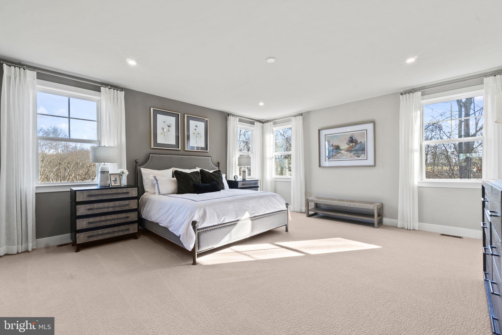 WHITE OAKS FARM - Residential