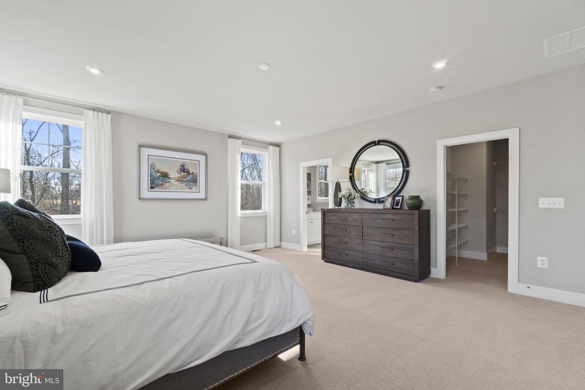 WHITE OAKS FARM - Residential