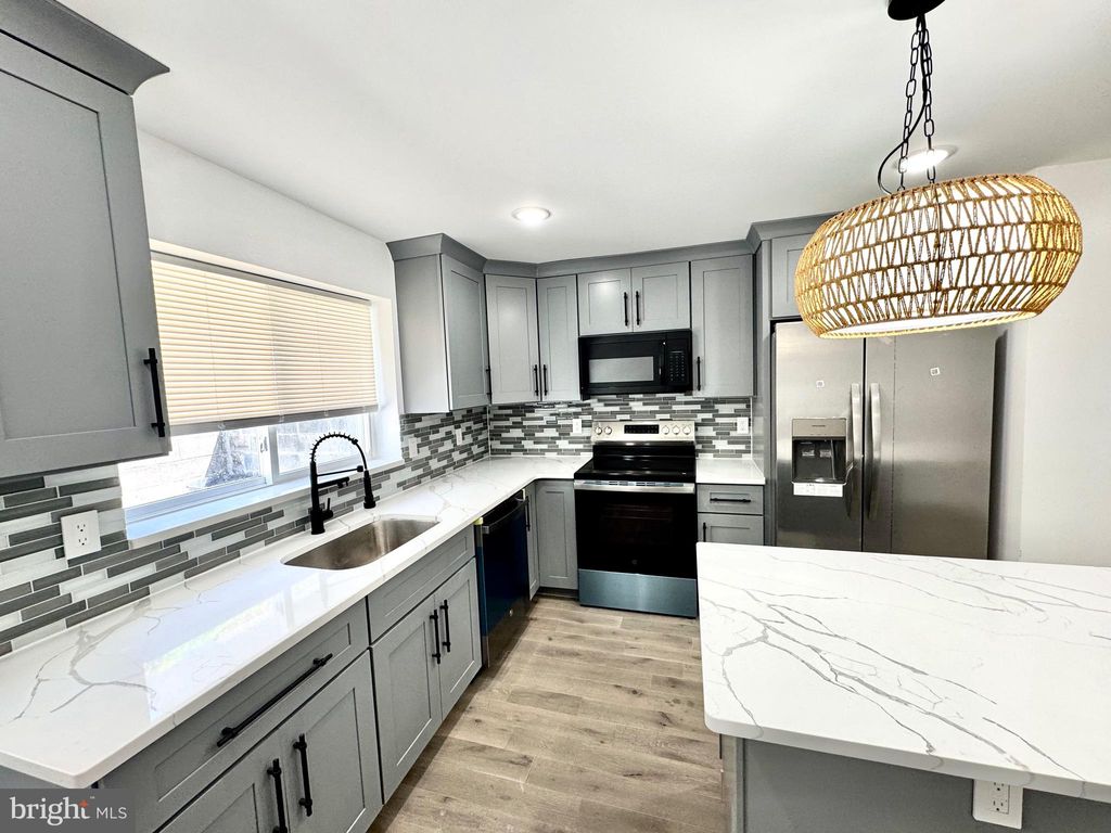 Photo of 915 Cantrell Street, PHILADELPHIA, PA 19148 (MLS # PAPH2615848)