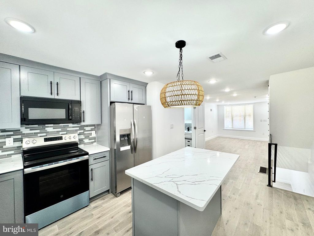 Photo of 915 Cantrell Street, PHILADELPHIA, PA 19148 (MLS # PAPH2615848)
