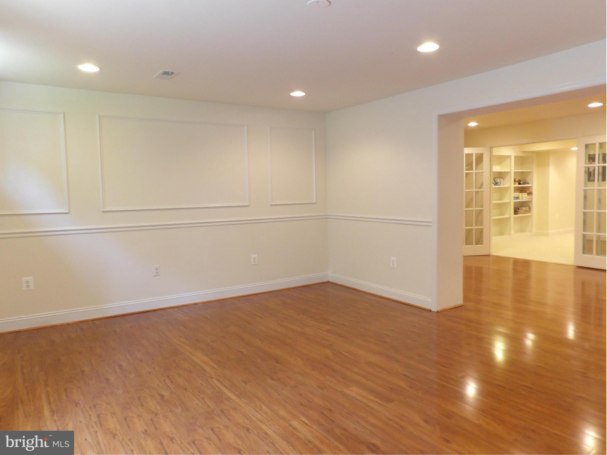 CAMBERLEY EAST - Residential