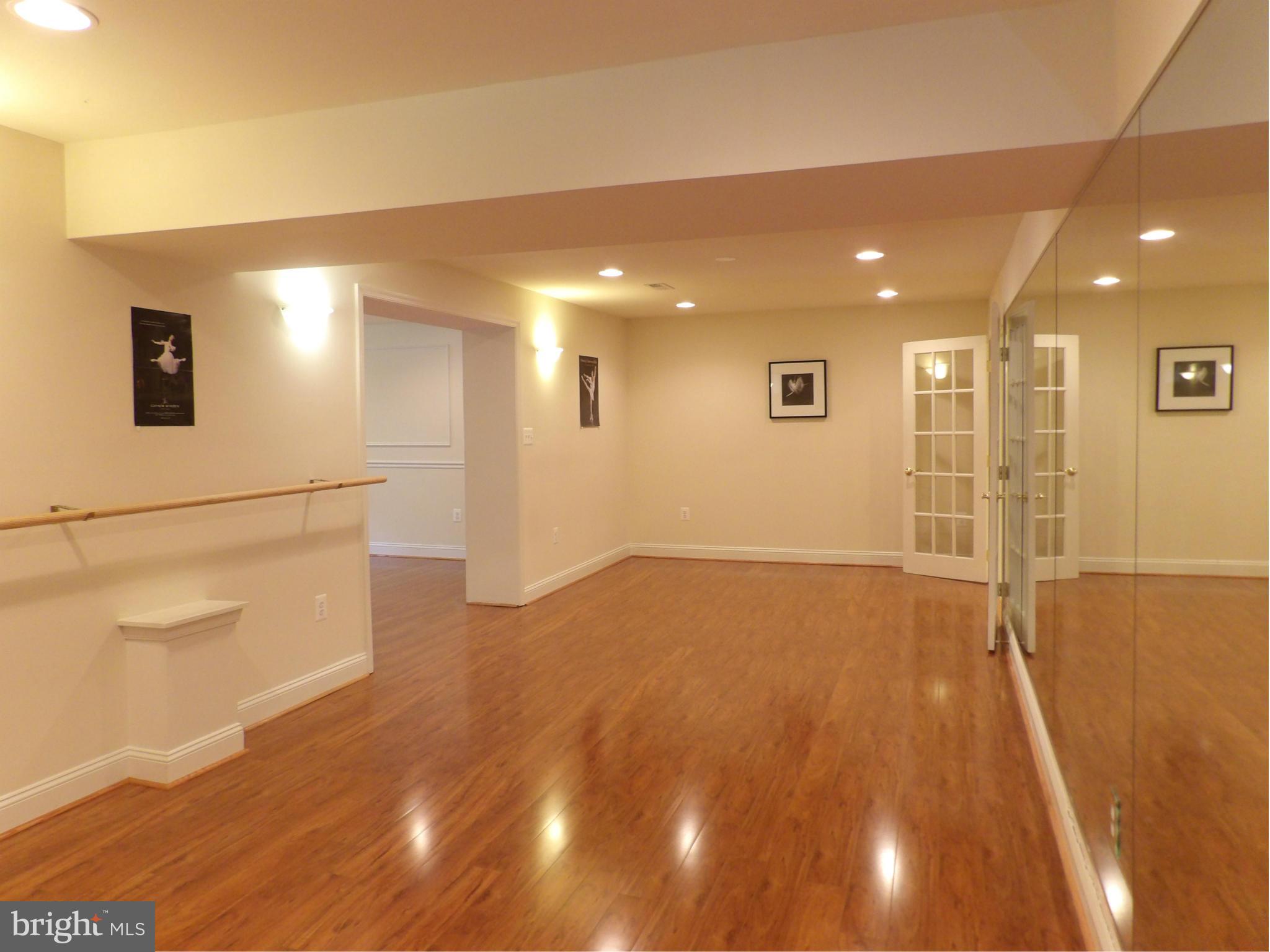 CAMBERLEY EAST - Residential