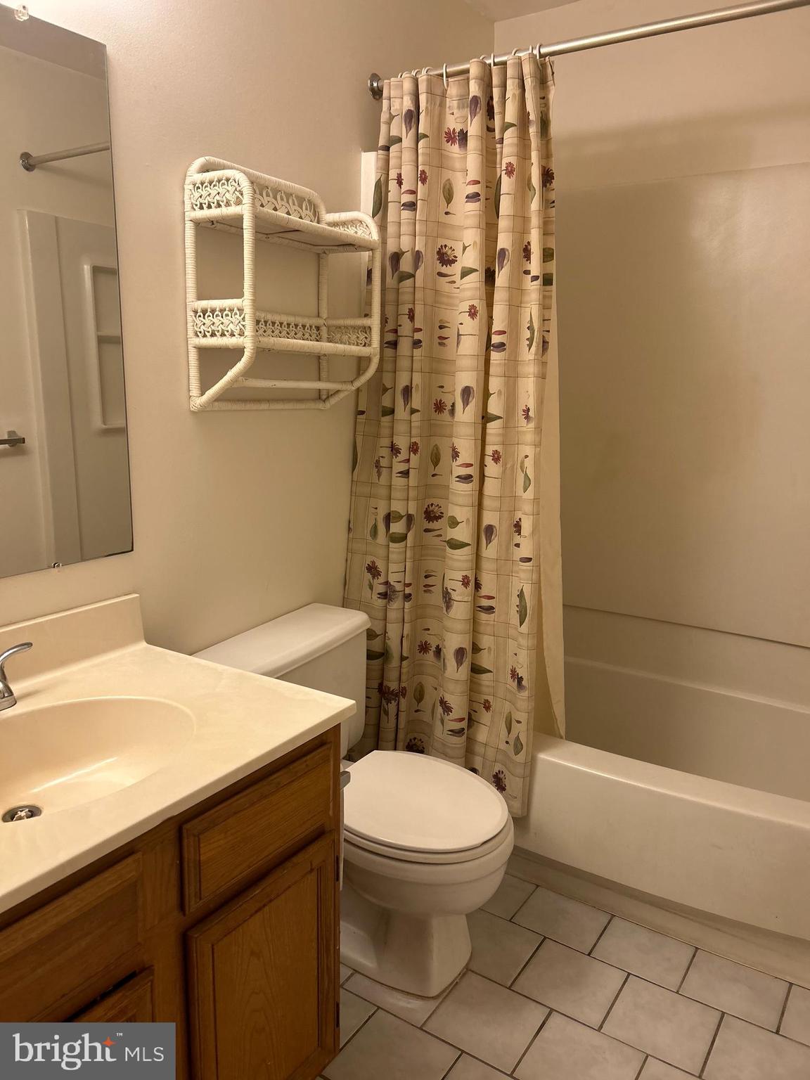 ASHTON CONDO - Residential