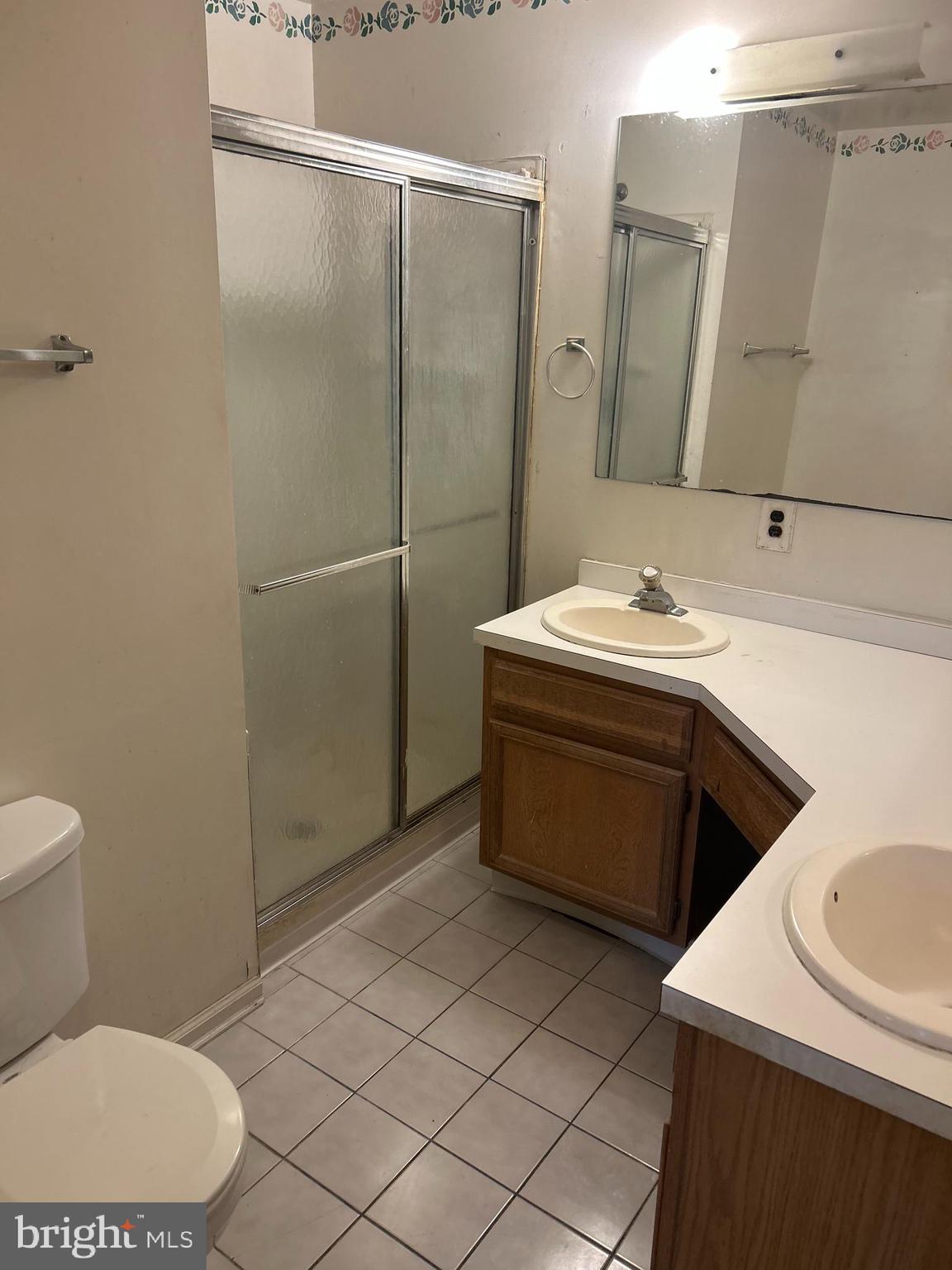 ASHTON CONDO - Residential