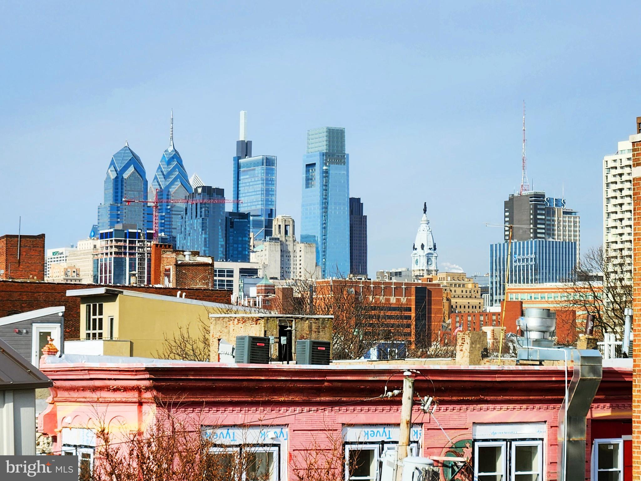 QUEEN VILLAGE - Commercial Sale