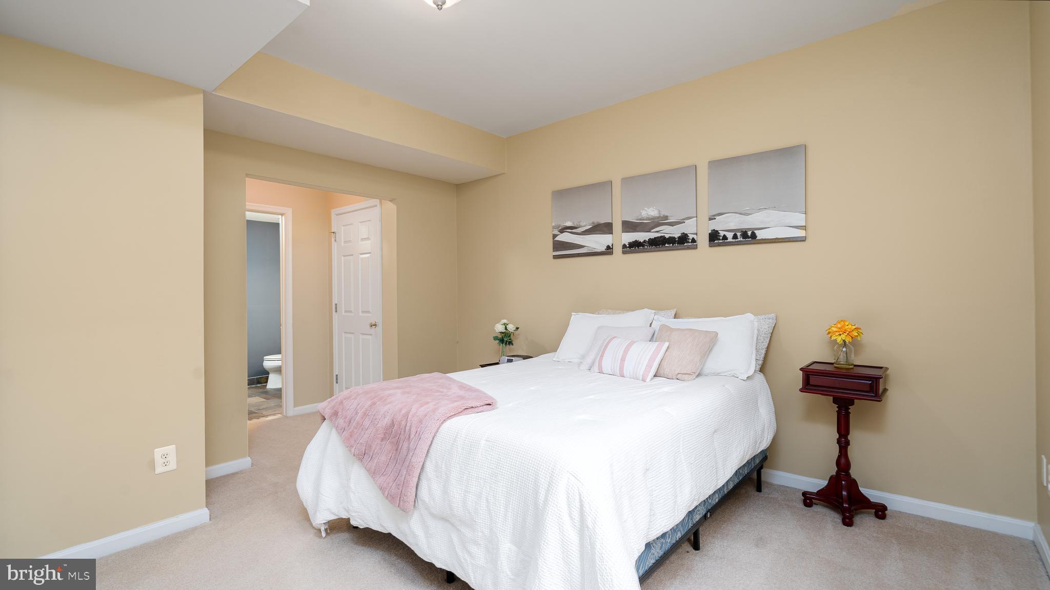 SOUTH RIDING - Residential