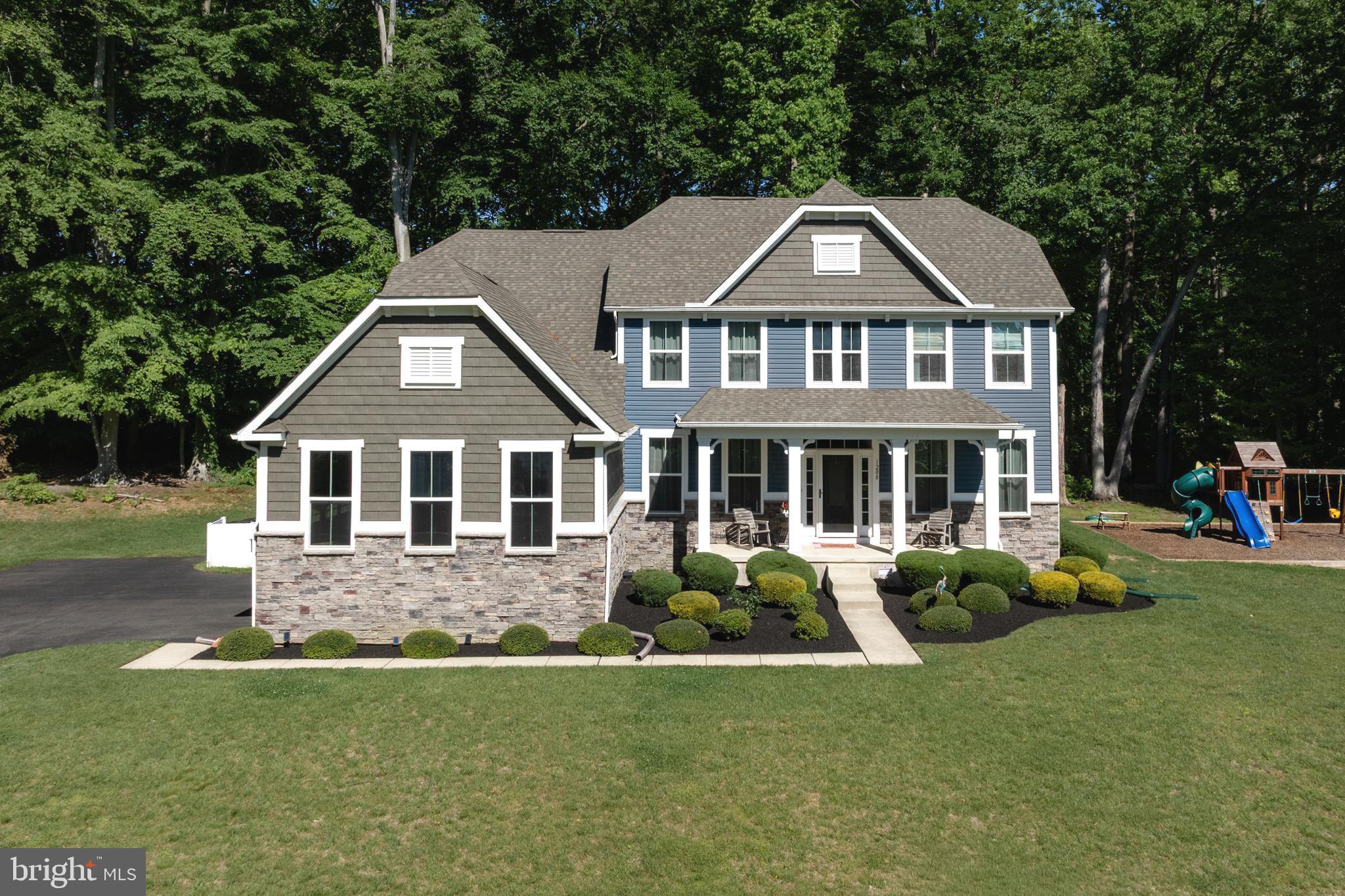 1208 PEACH TREE COURT
