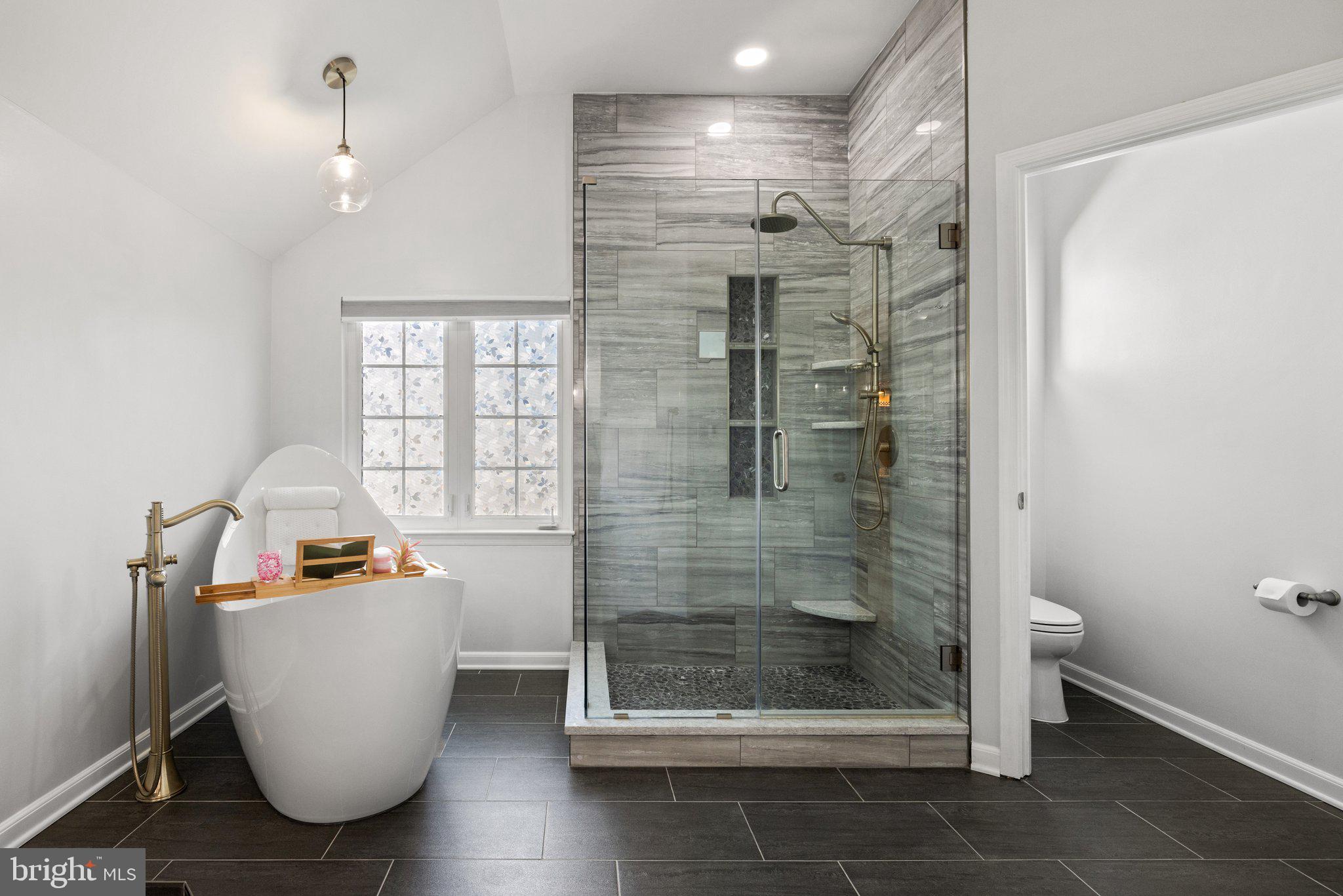 EIGHTEENTH CENTURY HAYMARKET - Residential