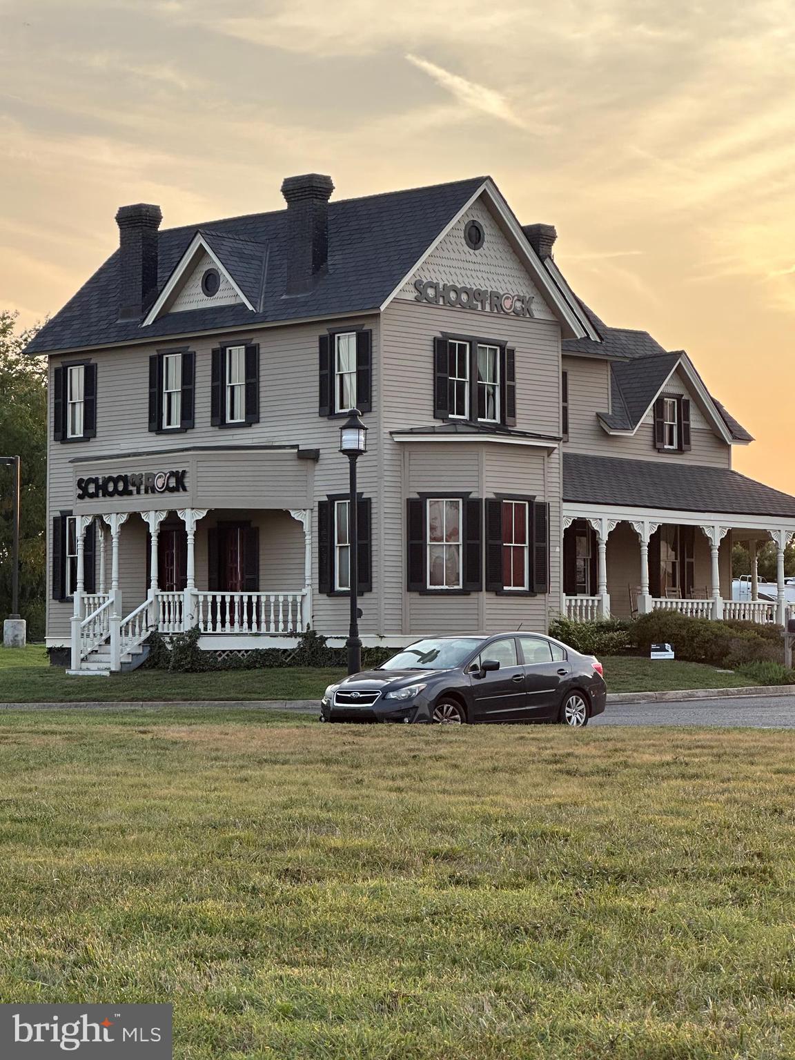 EIGHTEENTH CENTURY HAYMARKET - Residential