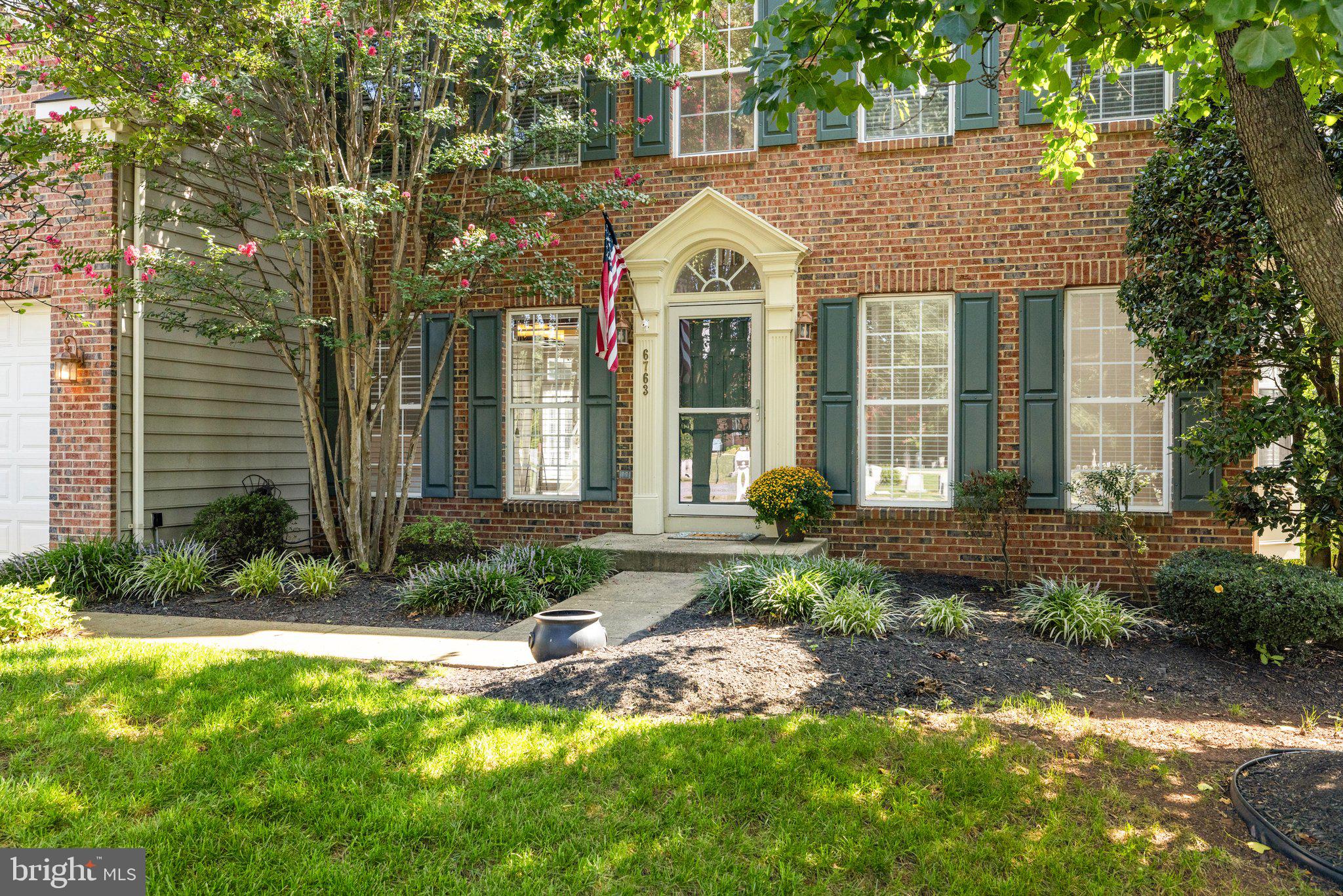 EIGHTEENTH CENTURY HAYMARKET - Residential