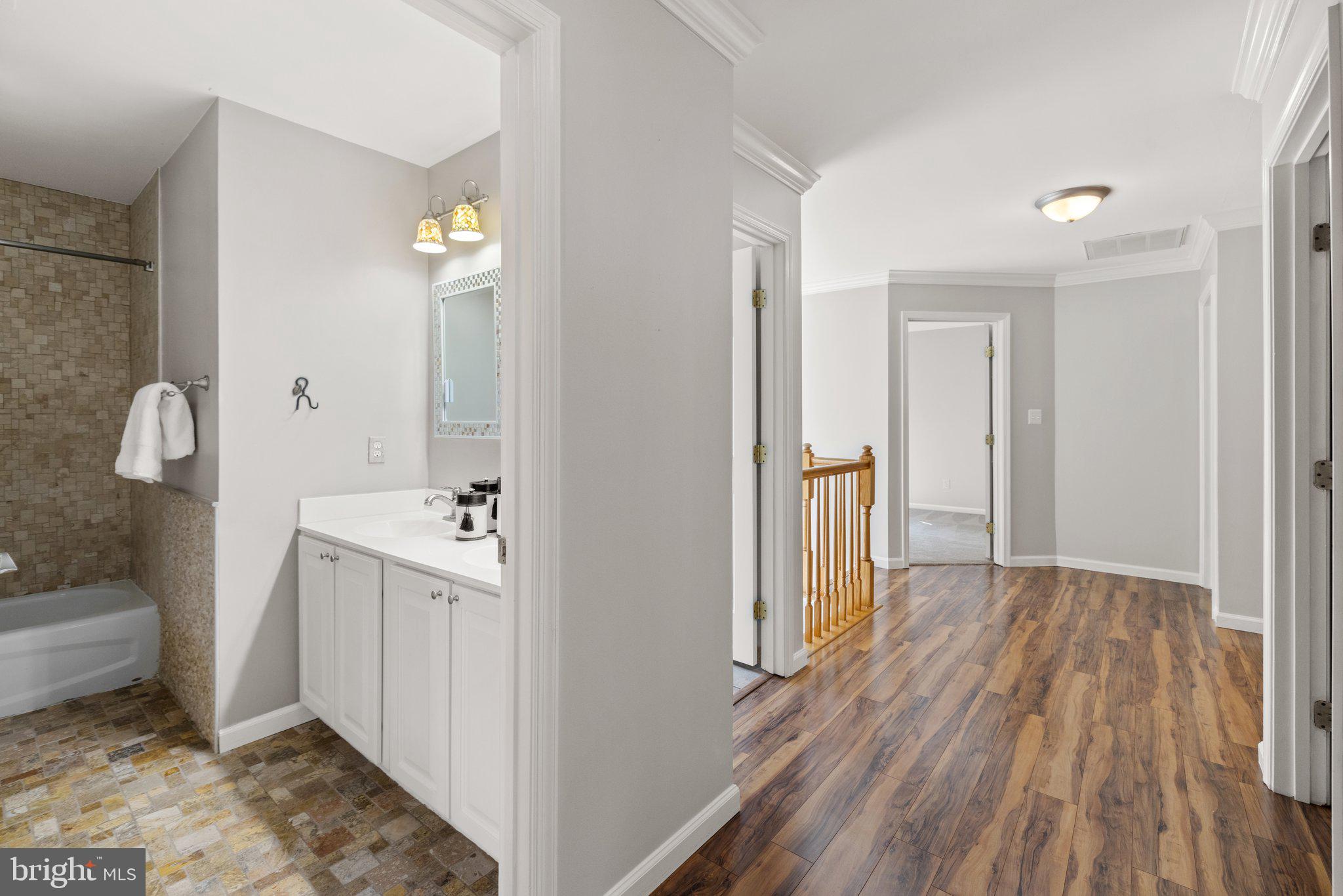 EIGHTEENTH CENTURY HAYMARKET - Residential