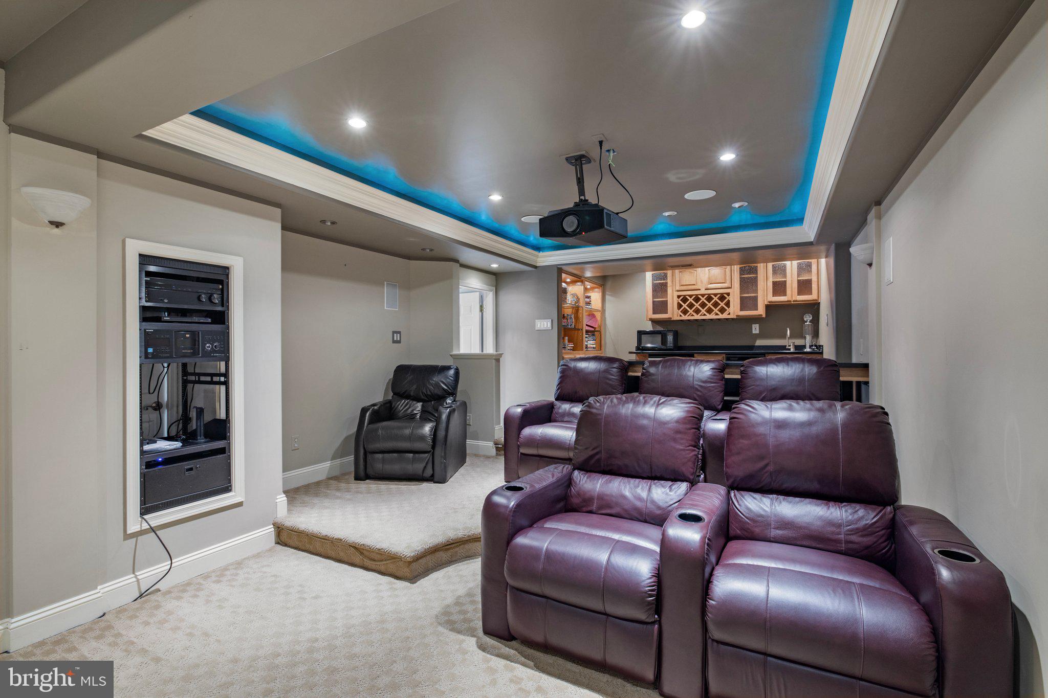 EIGHTEENTH CENTURY HAYMARKET - Residential