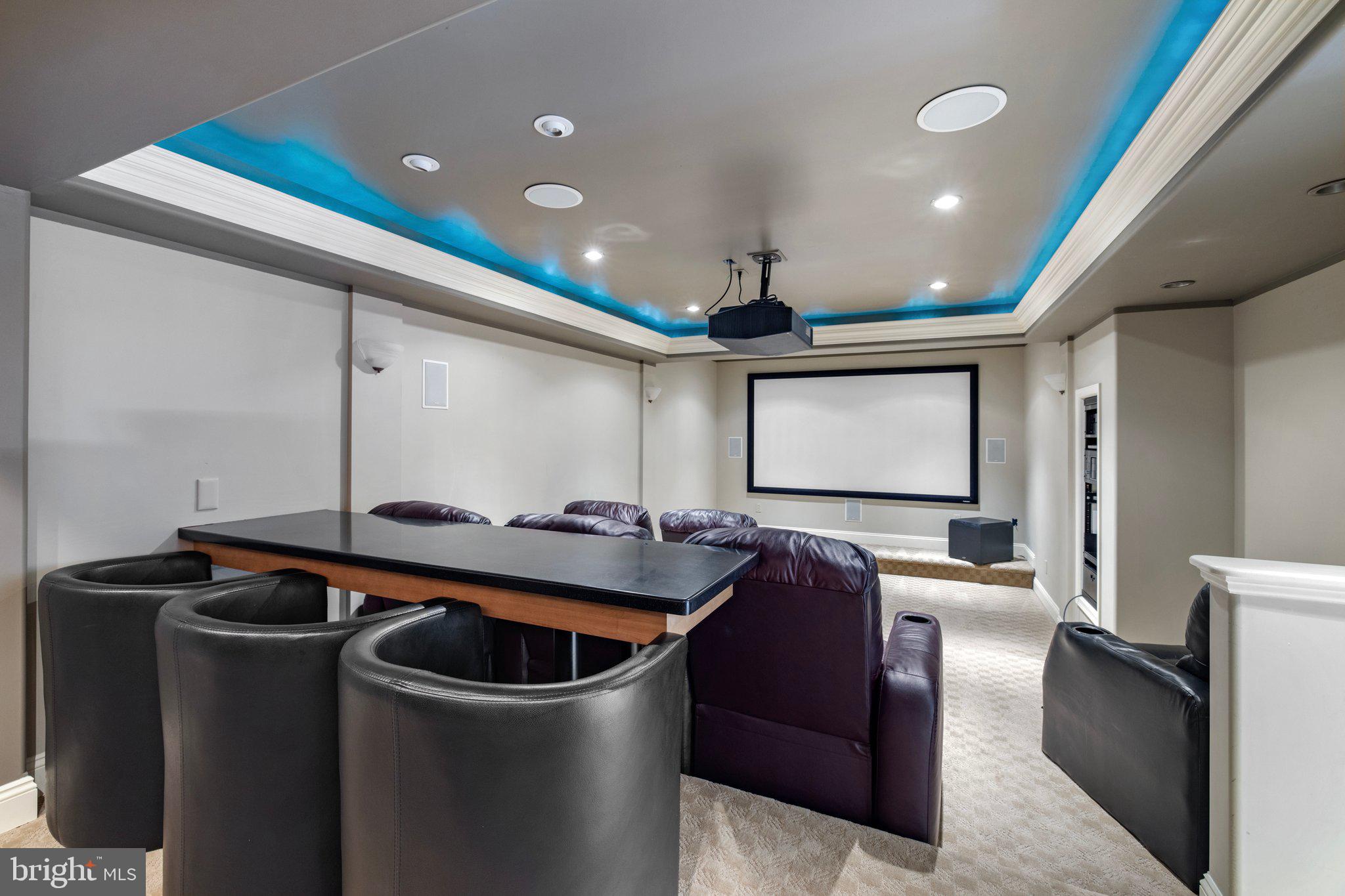 EIGHTEENTH CENTURY HAYMARKET - Residential