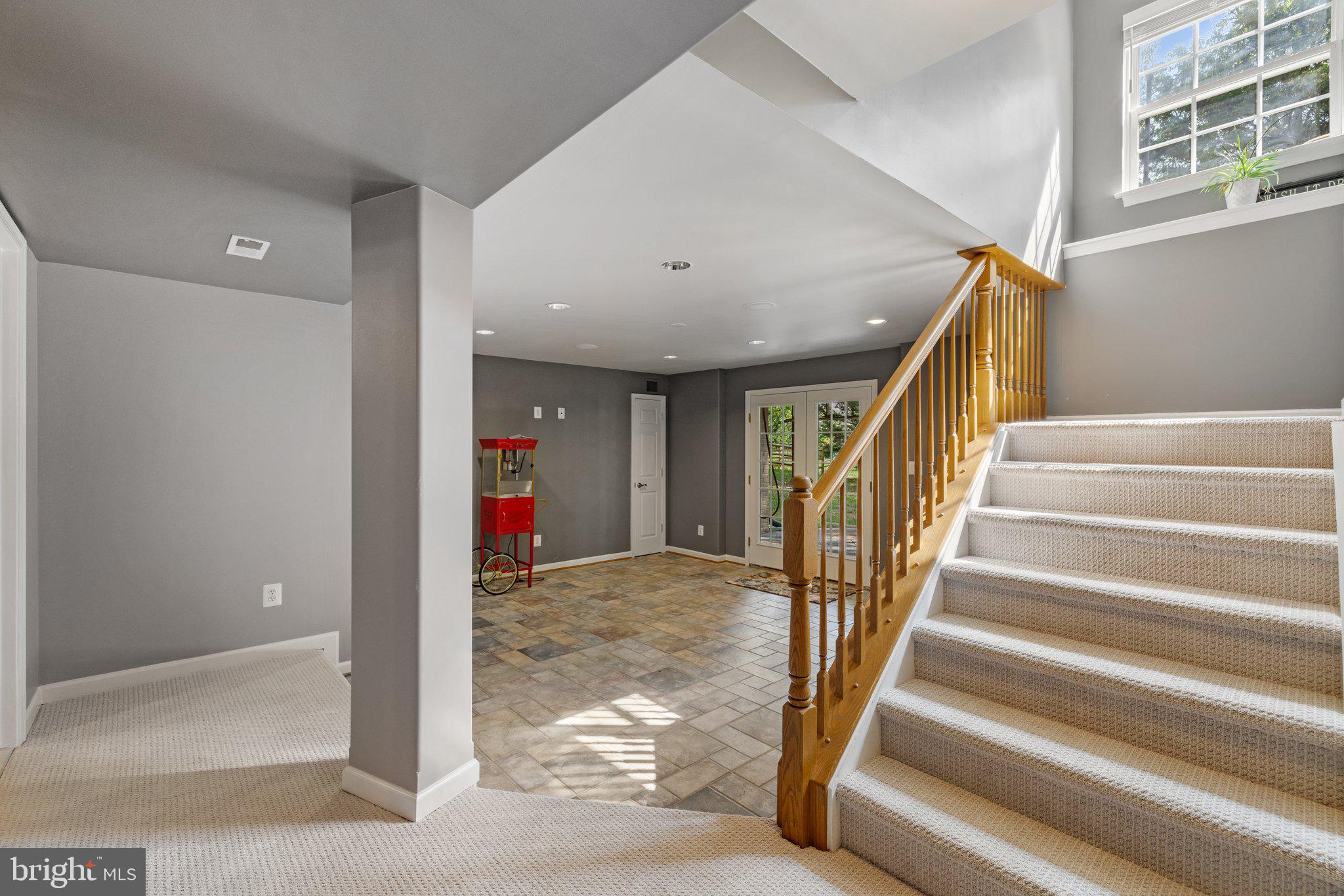 EIGHTEENTH CENTURY HAYMARKET - Residential