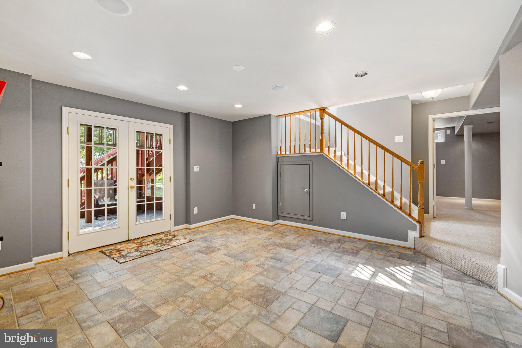 EIGHTEENTH CENTURY HAYMARKET - Residential