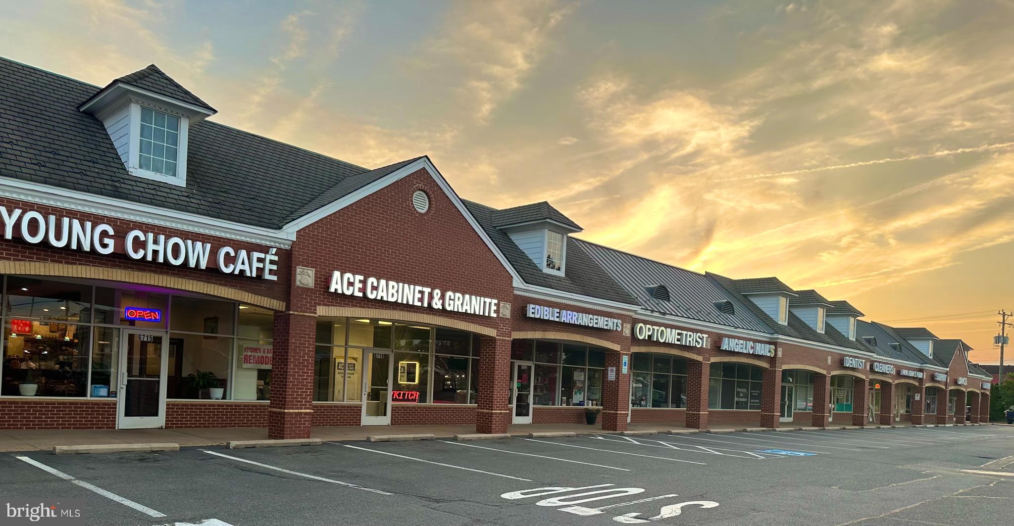 EIGHTEENTH CENTURY HAYMARKET - Residential