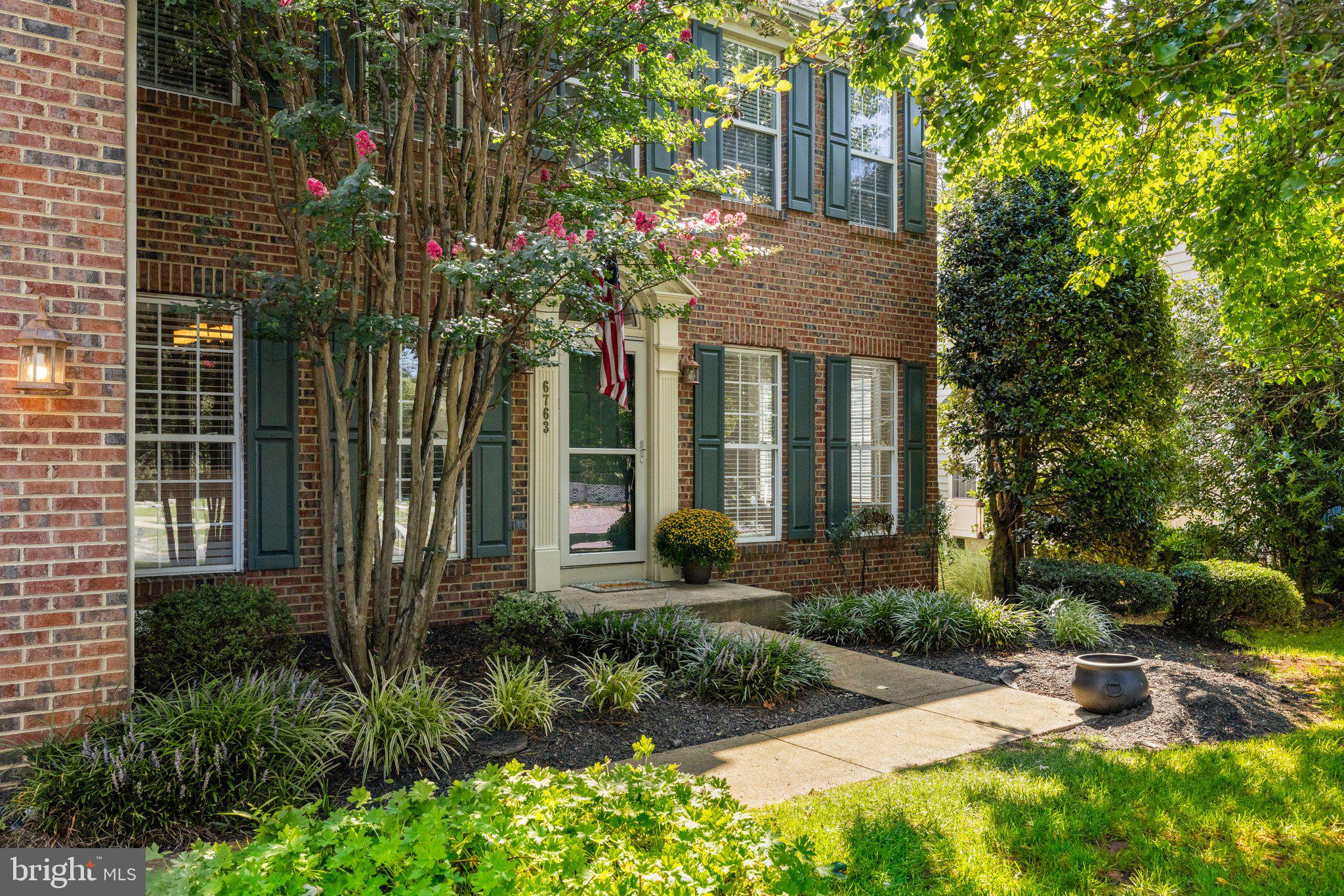 EIGHTEENTH CENTURY HAYMARKET - Residential