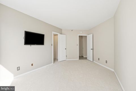 Tiny photo for 5802 Nicholson Lane #2-607, ROCKVILLE, MD 20852 (MLS # MDMC2230932)