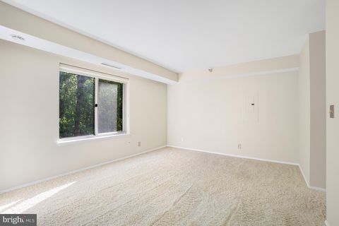 Tiny photo for 5802 Nicholson Lane #2-607, ROCKVILLE, MD 20852 (MLS # MDMC2230932)