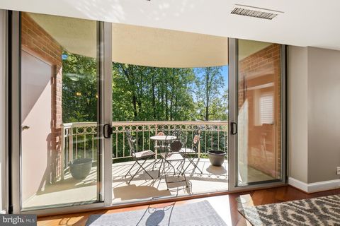 Tiny photo for 5802 Nicholson Lane #2-607, ROCKVILLE, MD 20852 (MLS # MDMC2230932)