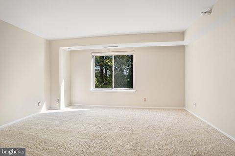 Tiny photo for 5802 Nicholson Lane #2-607, ROCKVILLE, MD 20852 (MLS # MDMC2230932)