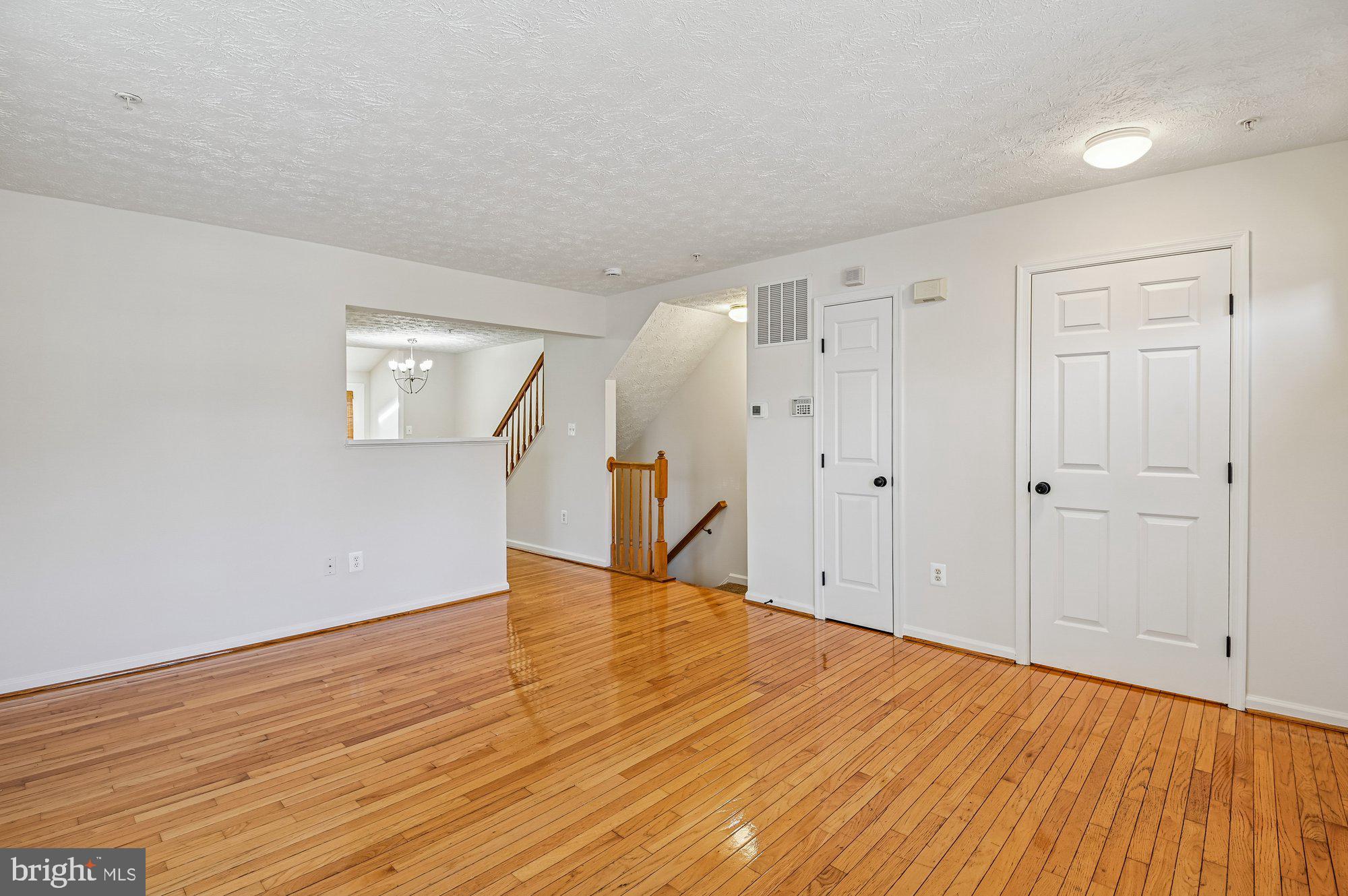 SEVEN OAKS - Residential