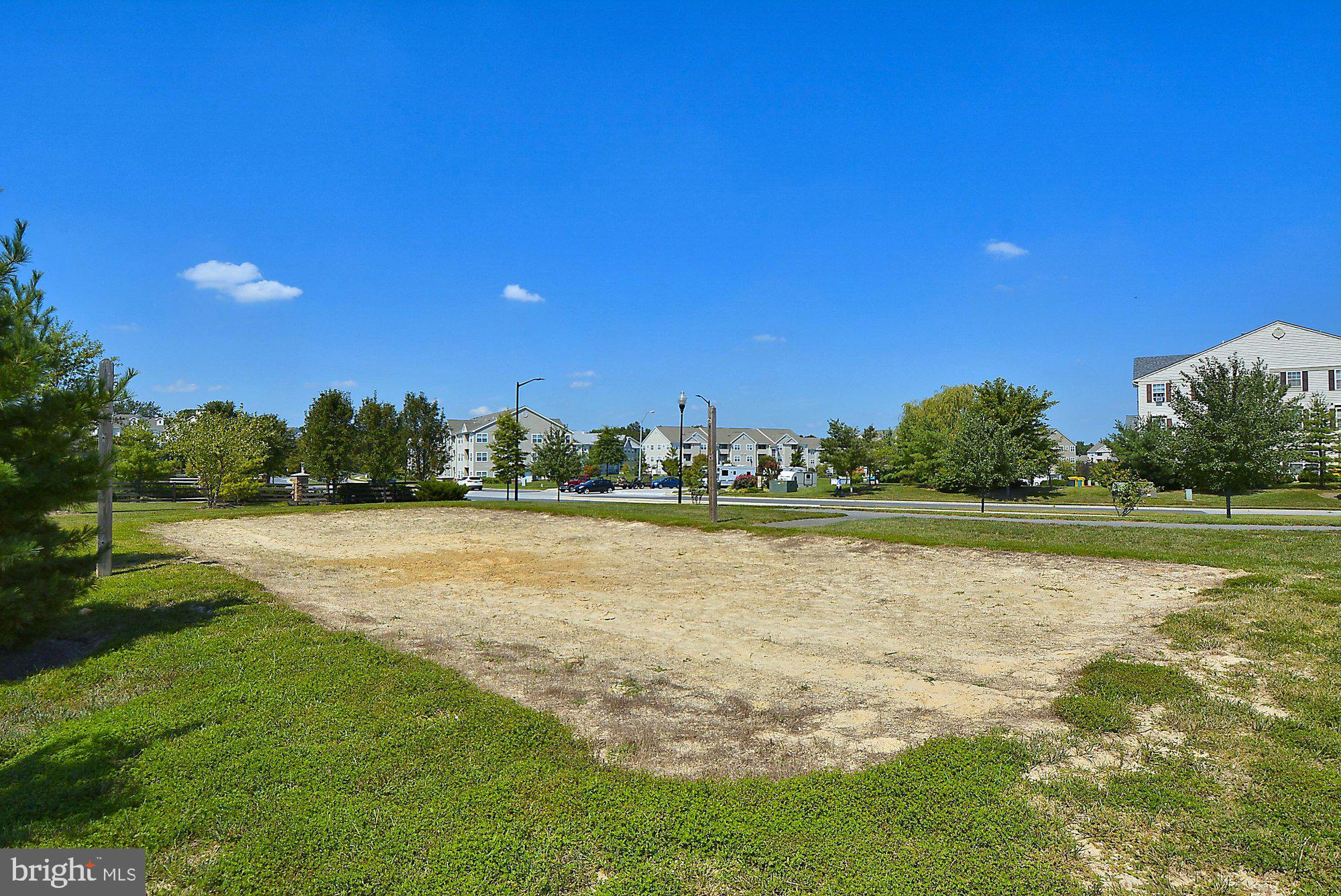 SEVEN OAKS - Residential