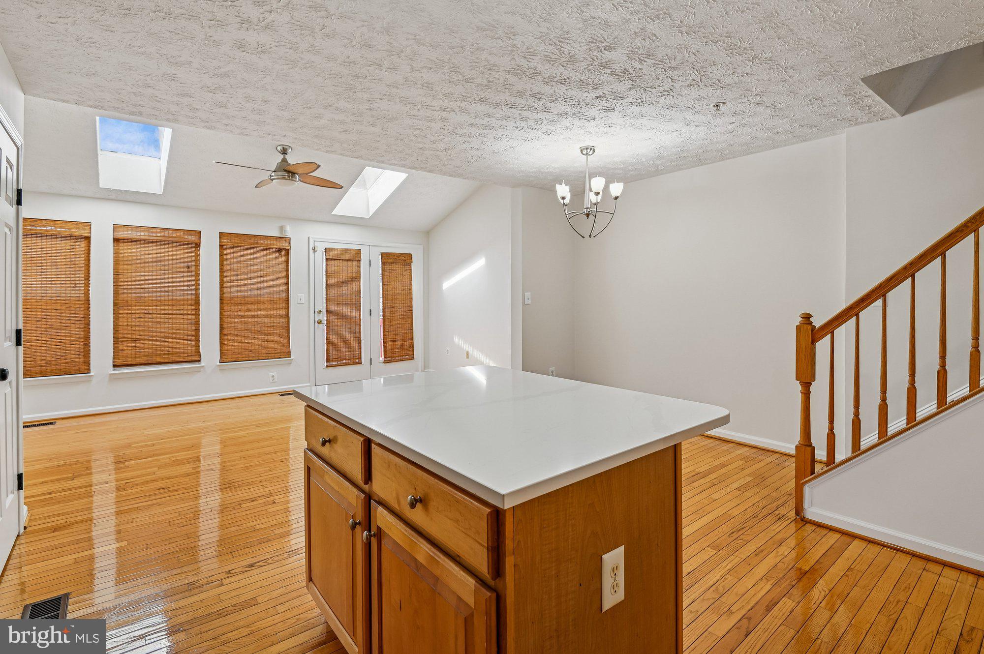 SEVEN OAKS - Residential