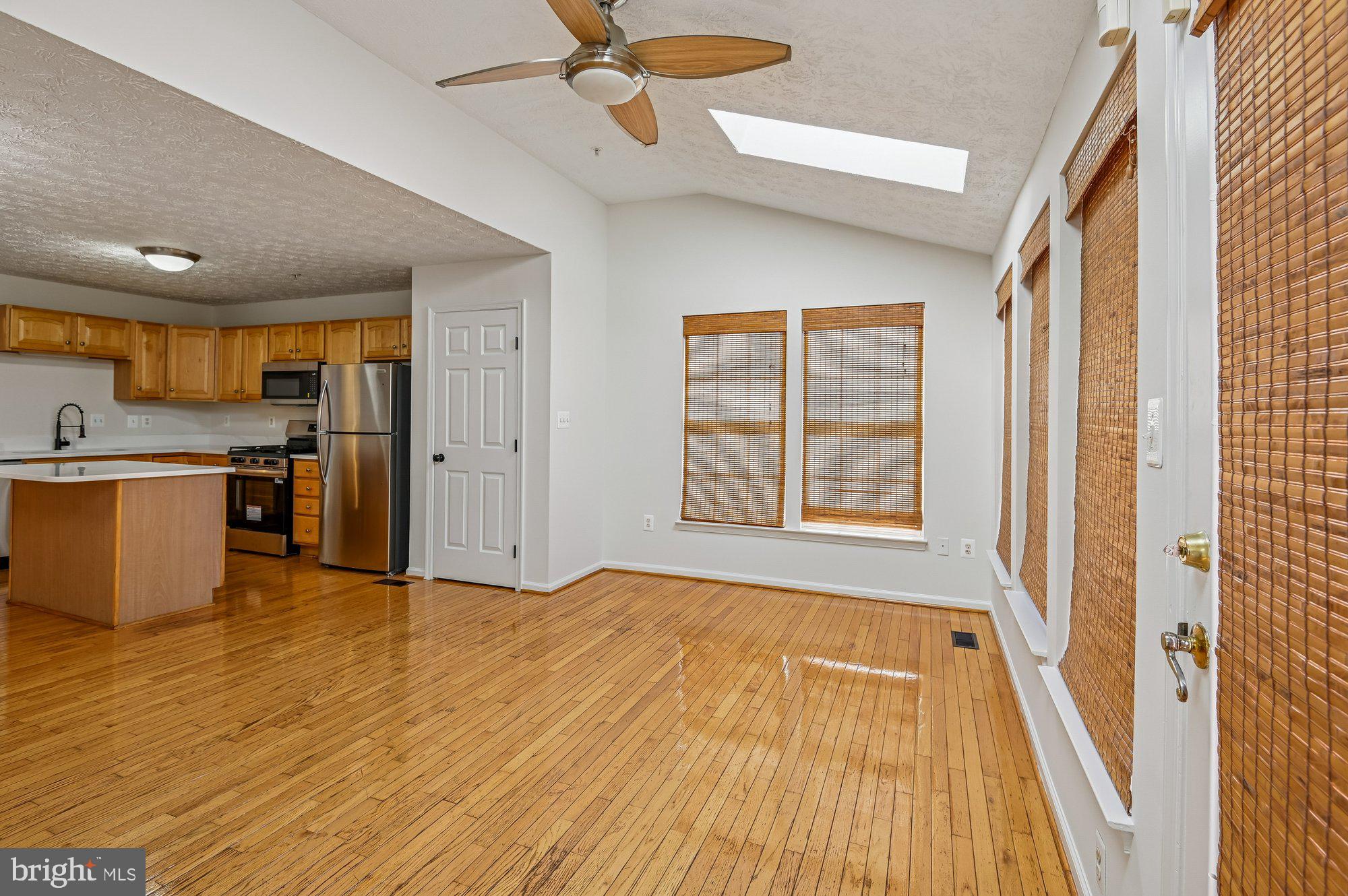 SEVEN OAKS - Residential