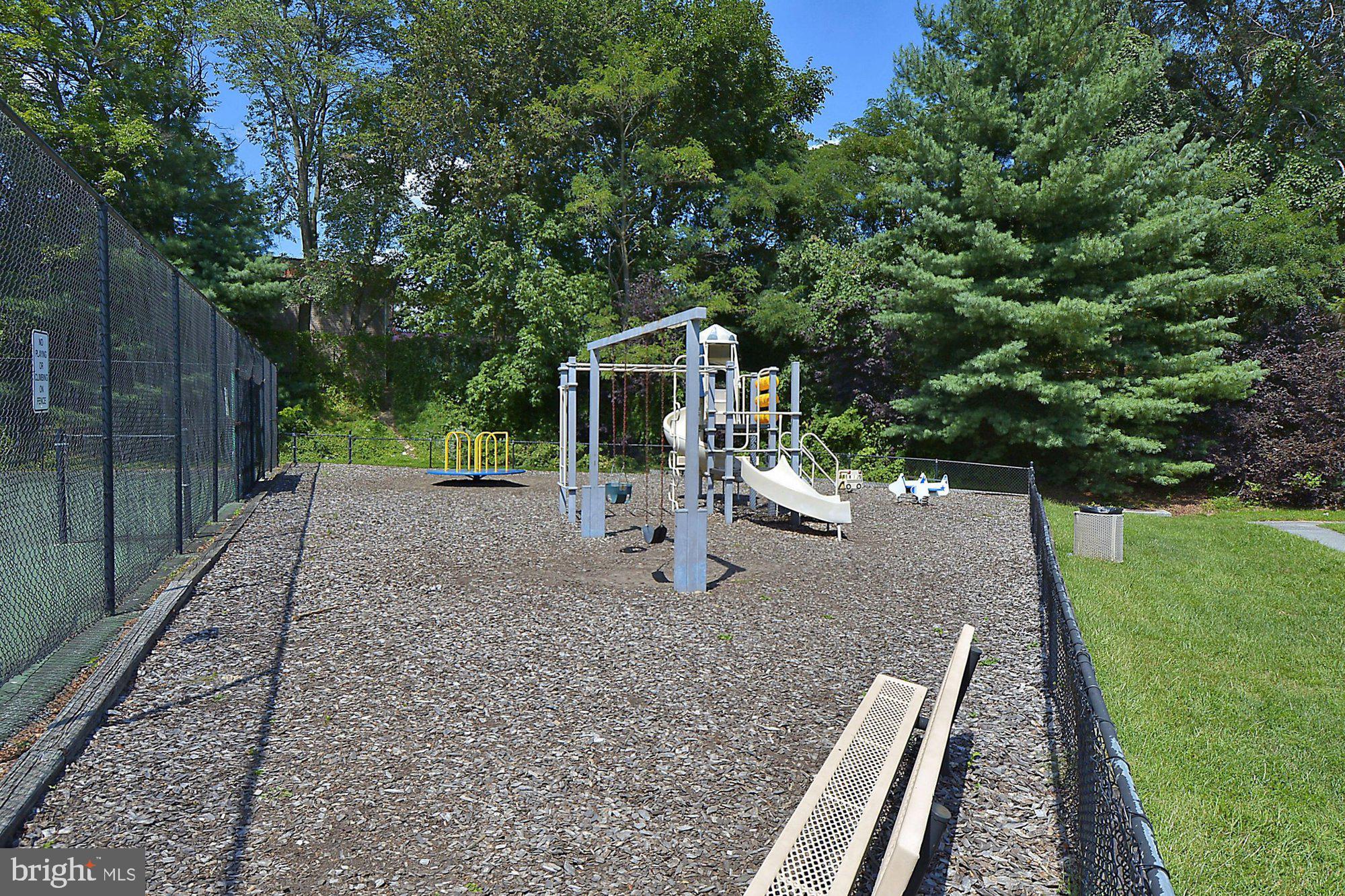 SEVEN OAKS - Residential