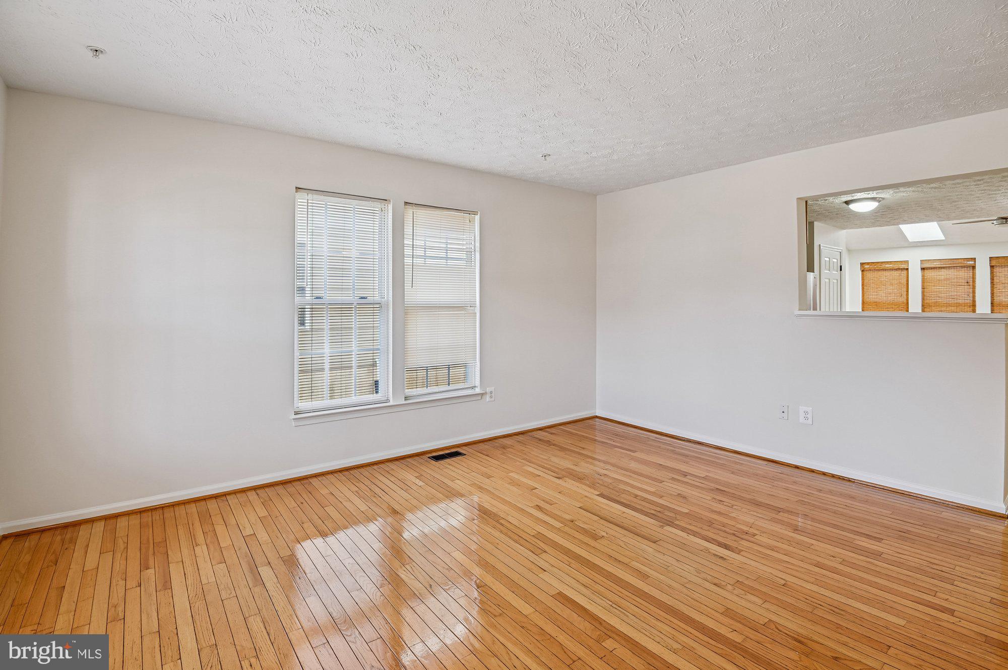 SEVEN OAKS - Residential