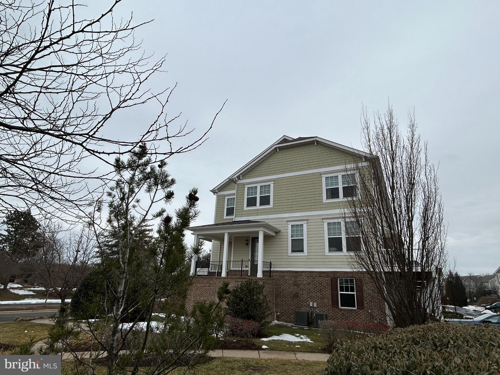 567 VAN BUREN STREET