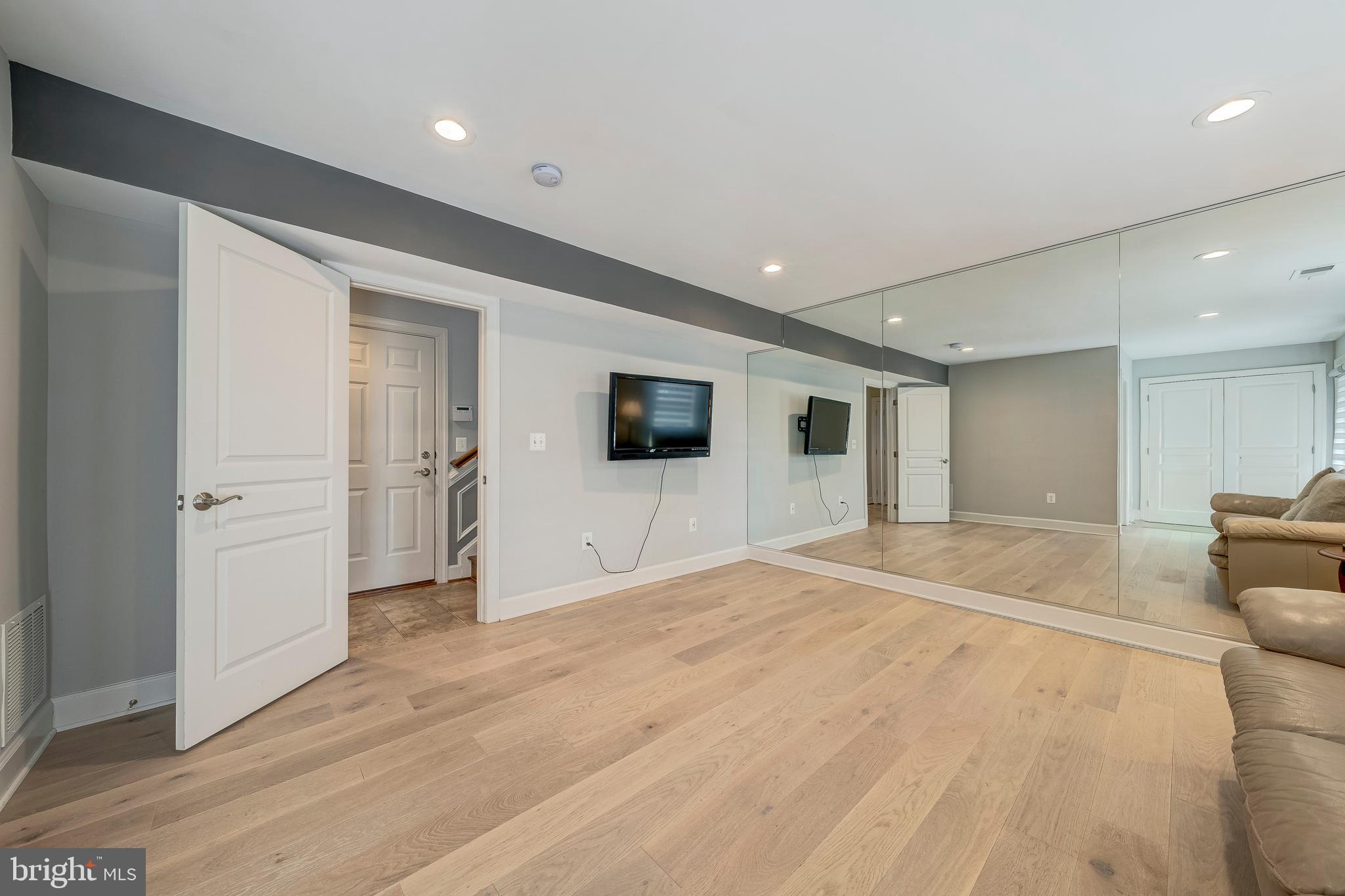 SOUTH VAN BUREN - Residential