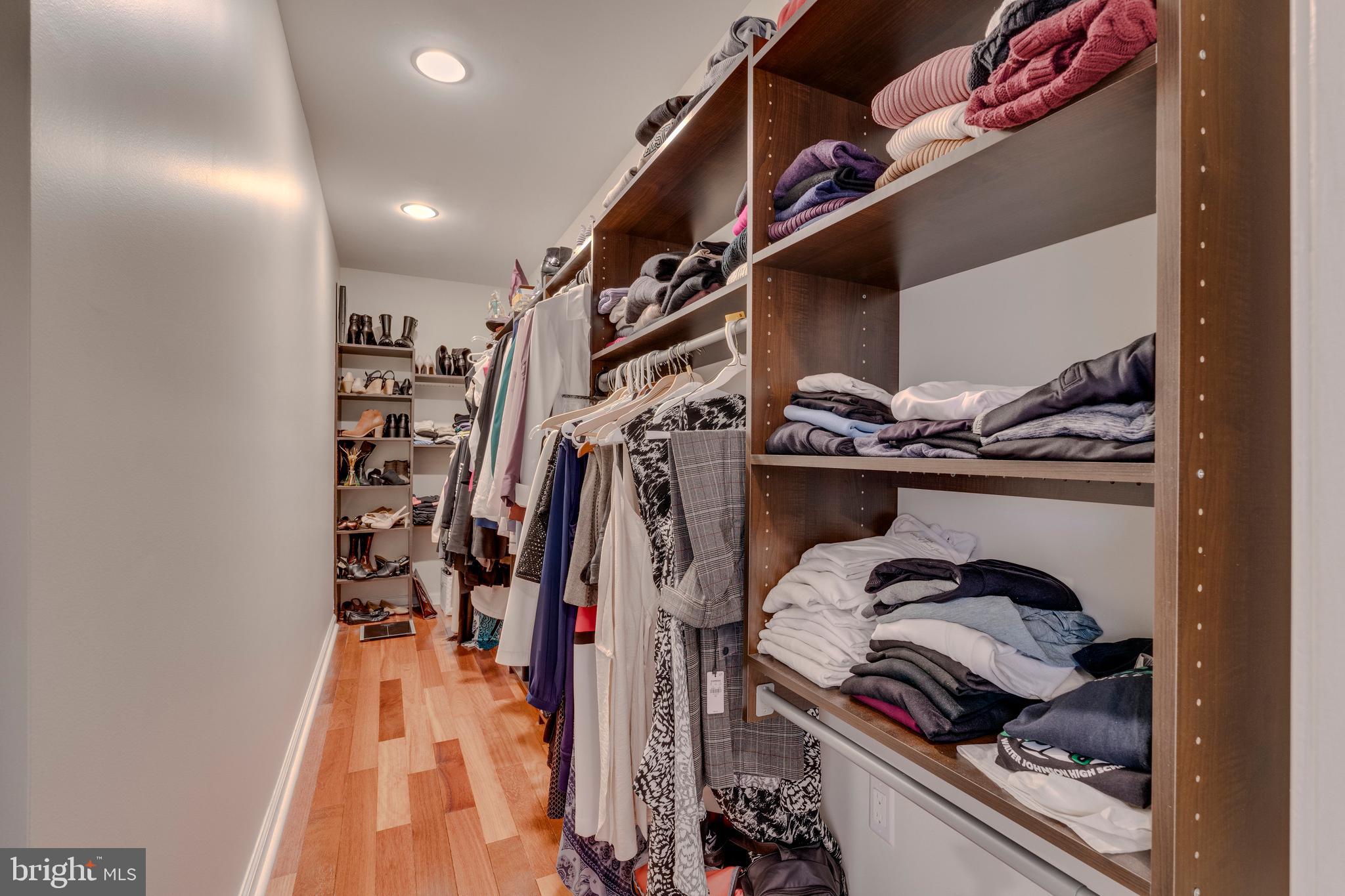 TIMBERLAWN - Residential