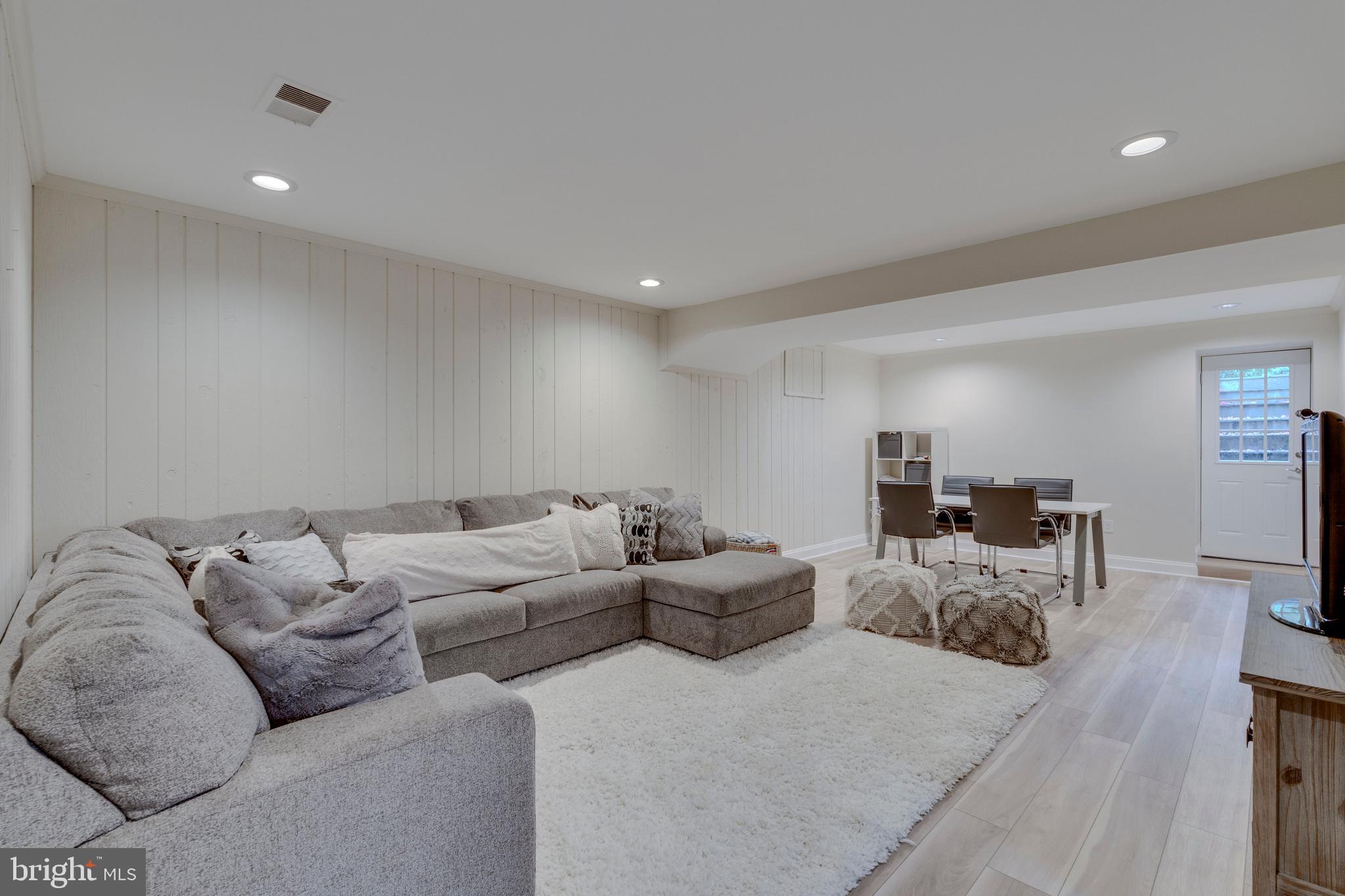 TIMBERLAWN - Residential