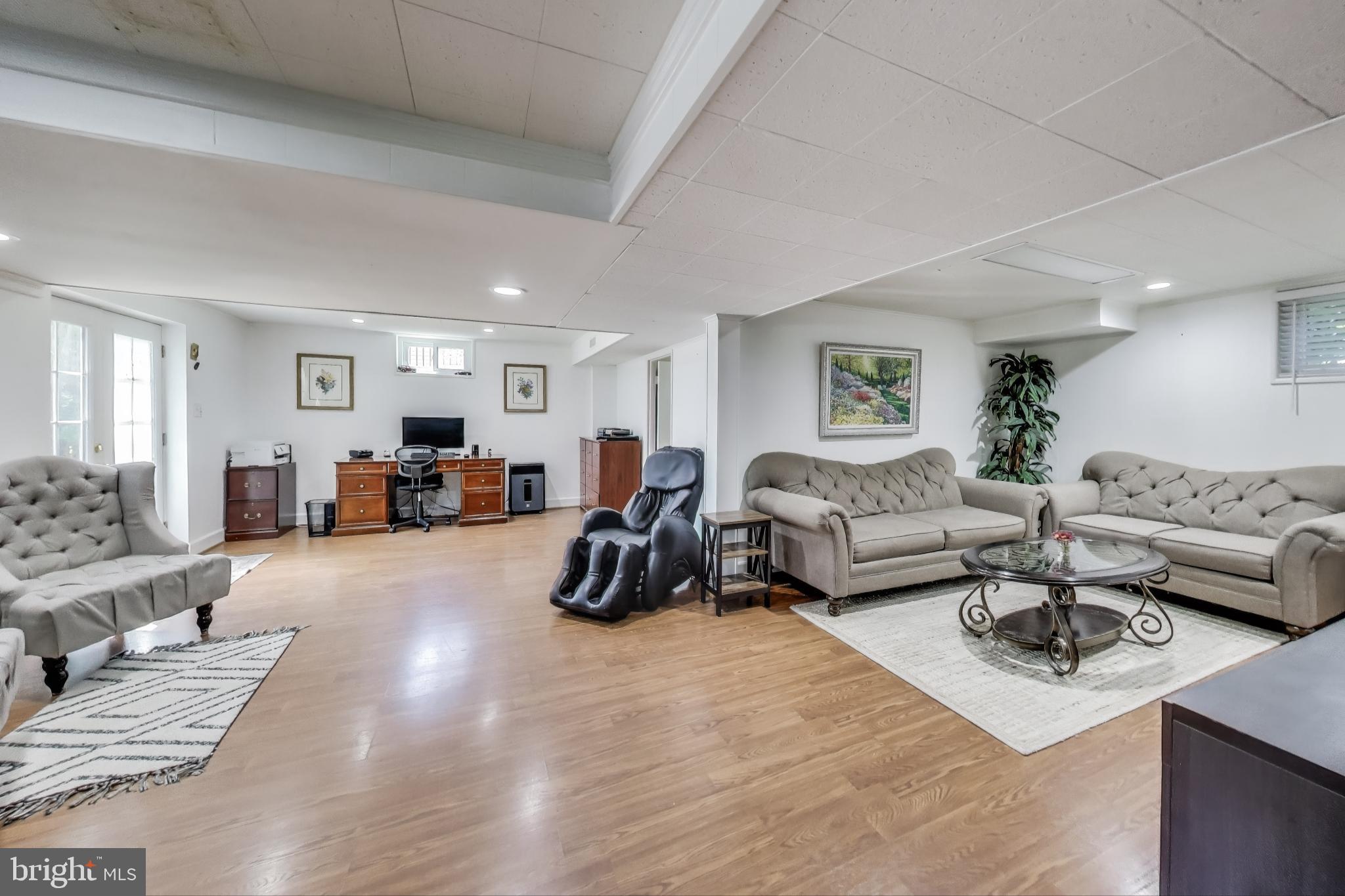 WHEATON WOODS - Residential