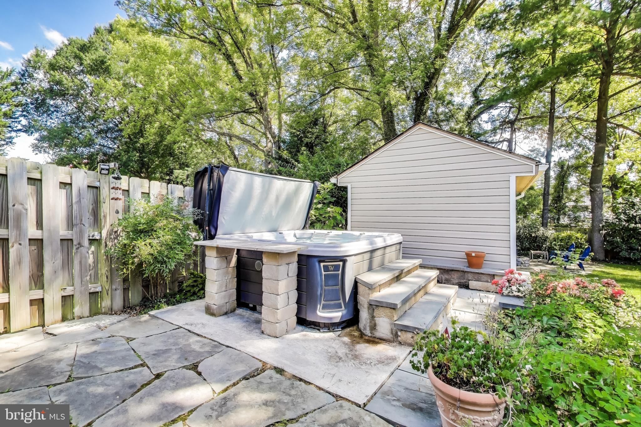 WHEATON WOODS - Residential